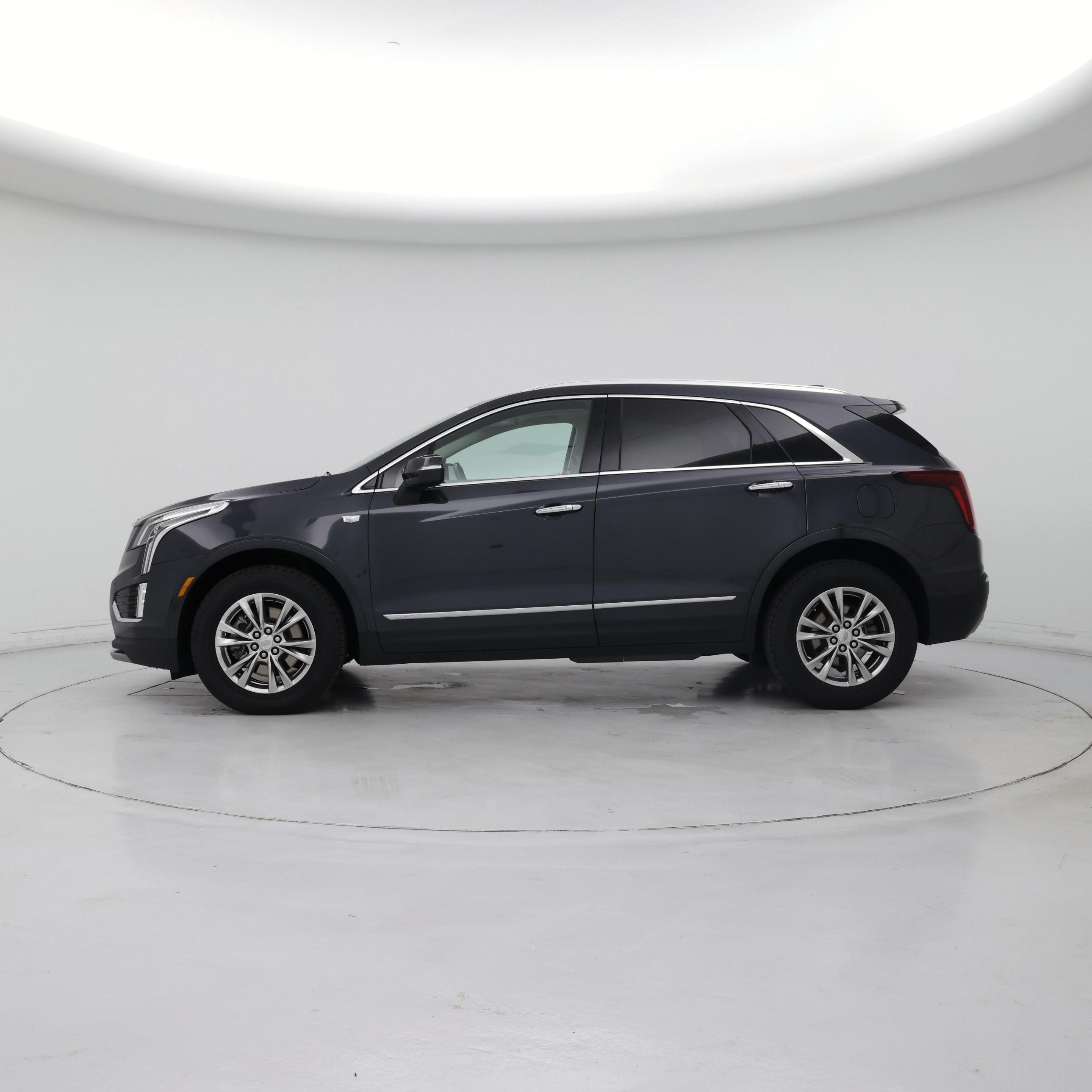 Thumbnail: 2022 Cadillac XT5 - 3