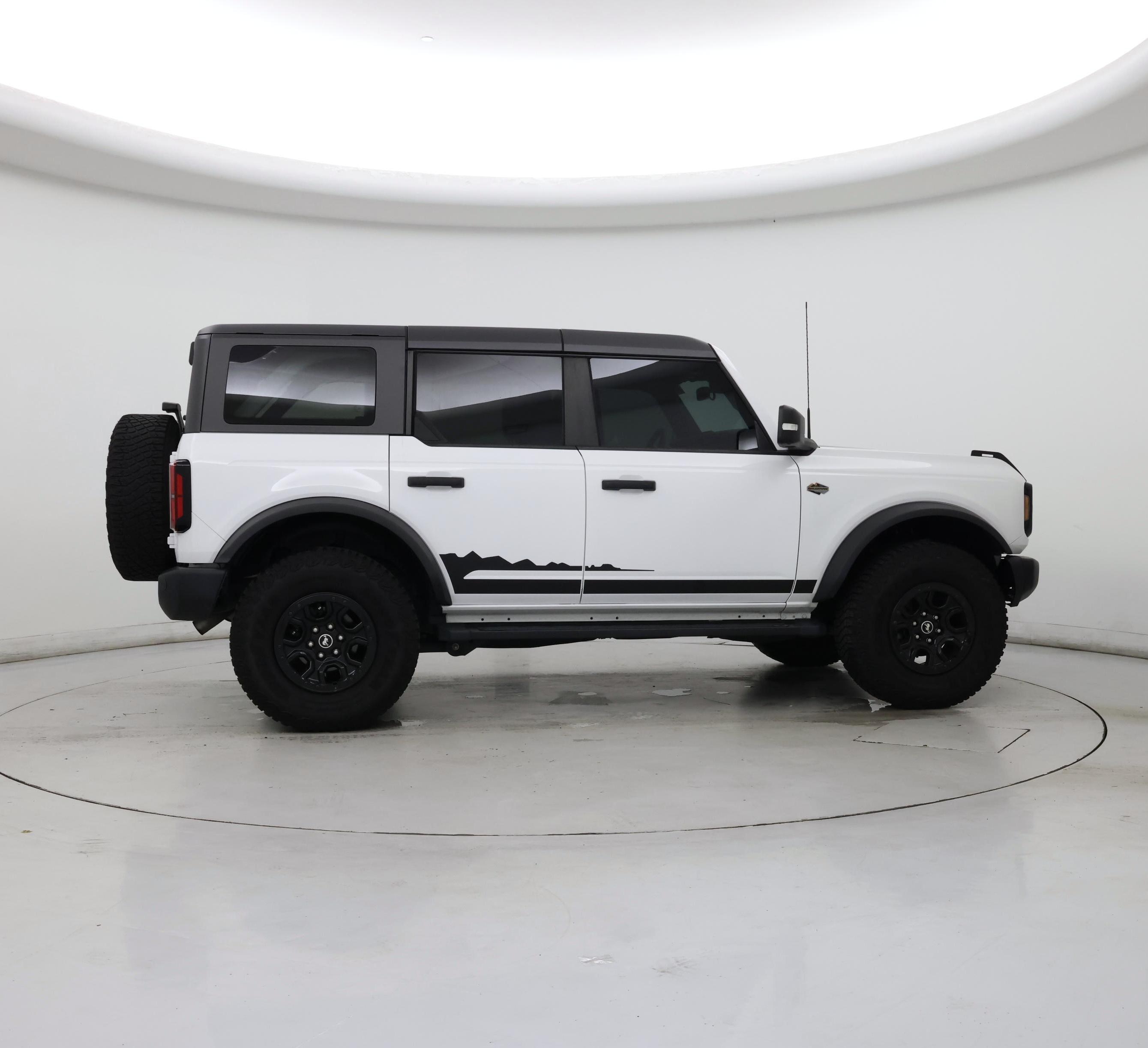 Thumbnail: 2023 Ford Bronco - 7