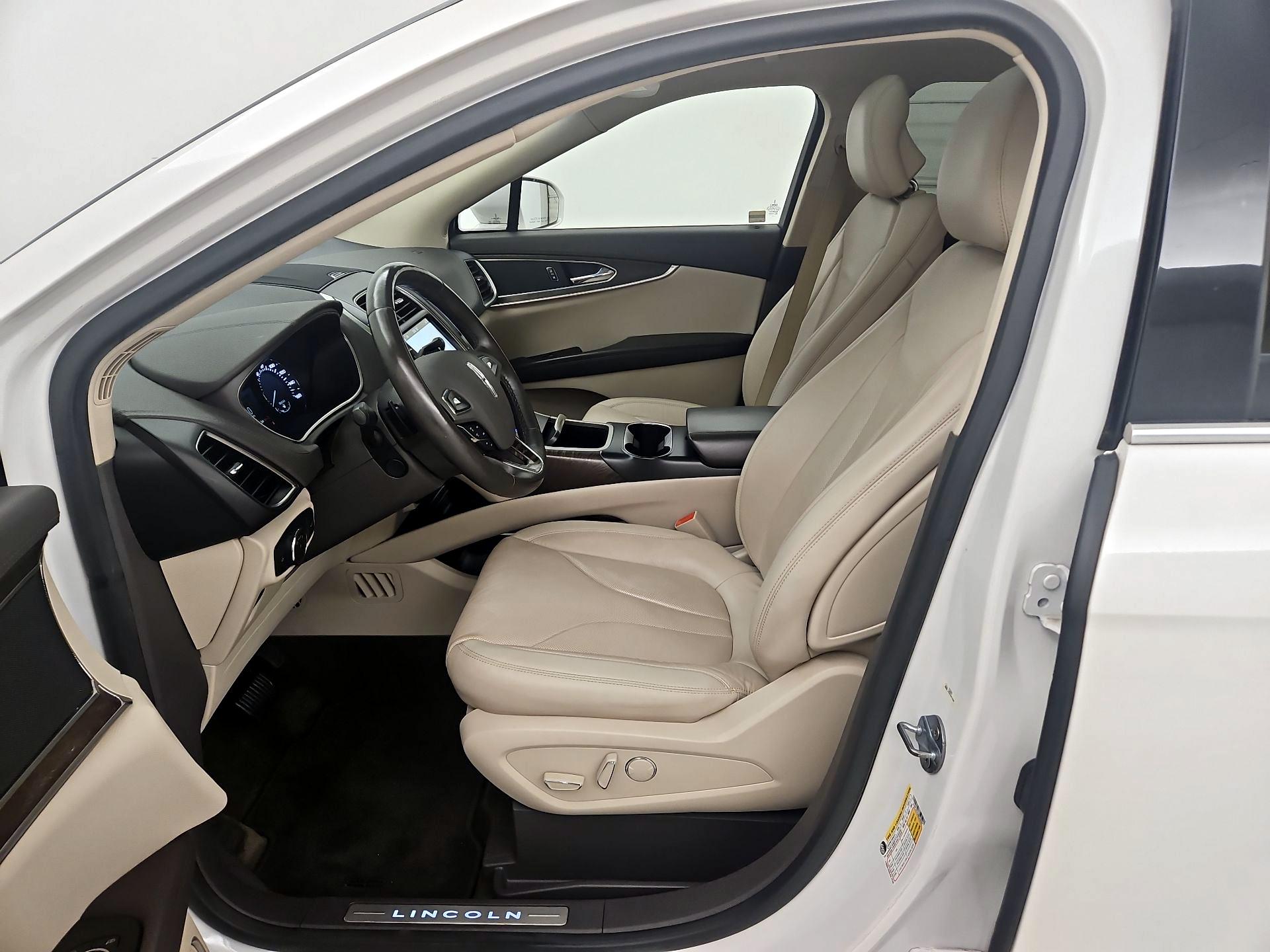 Thumbnail: 2017 Lincoln MKX - 11