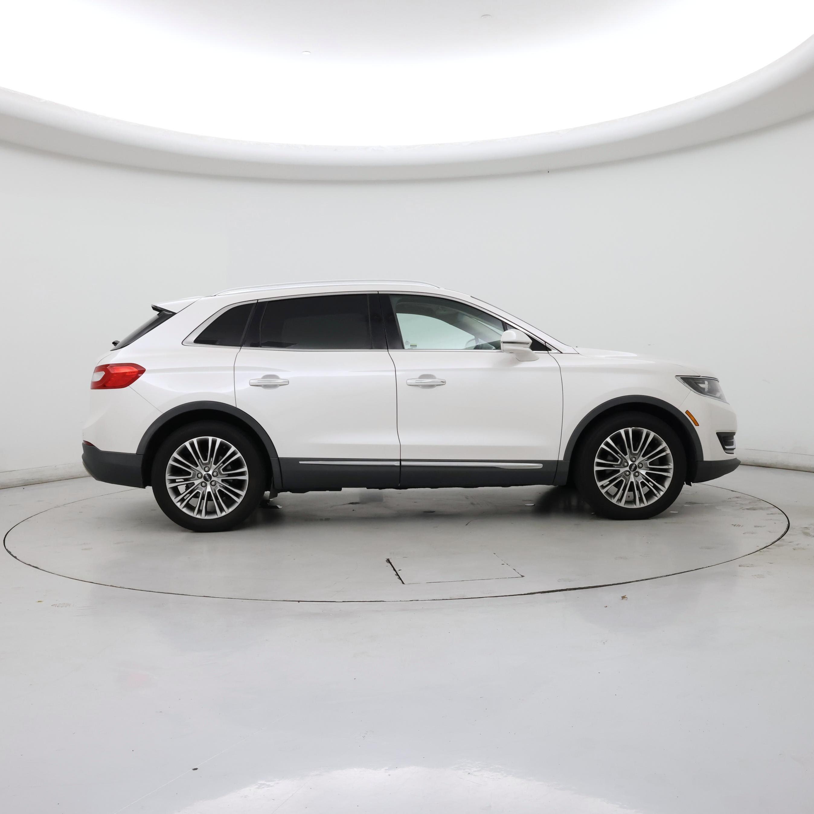 Thumbnail: 2017 Lincoln MKX - 7