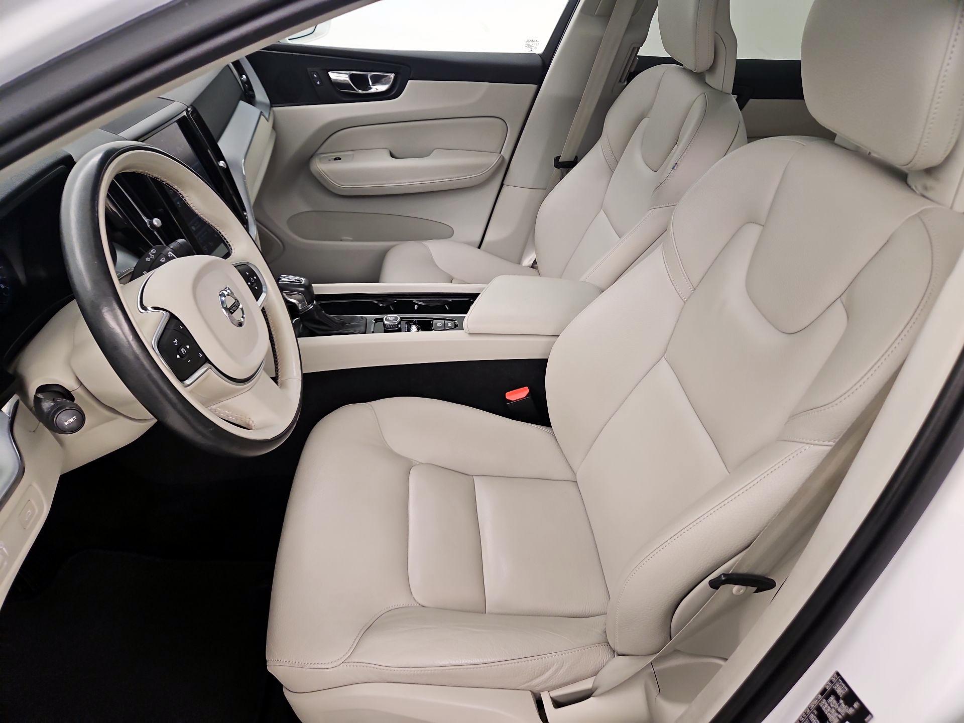 Thumbnail: 2018 Volvo XC60 - 11