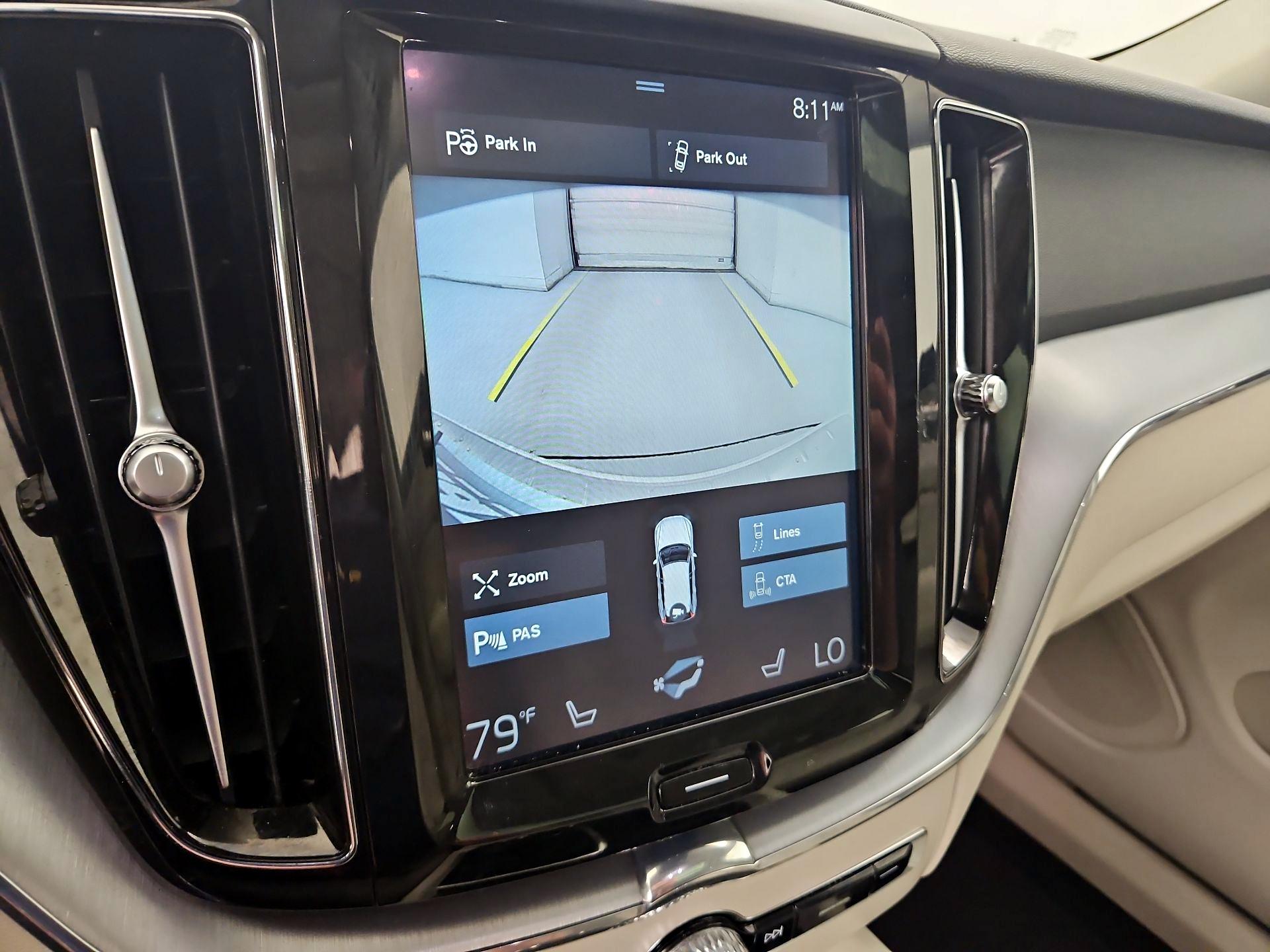 Thumbnail: 2018 Volvo XC60 - 14
