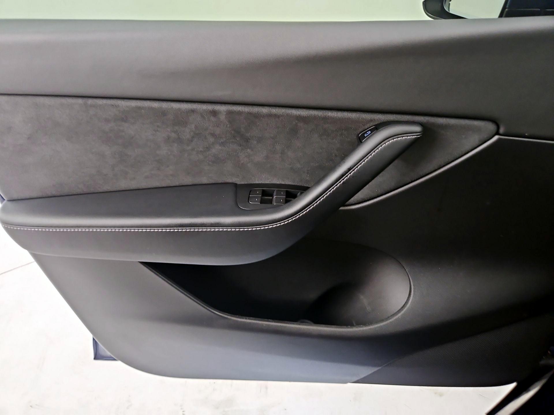 Thumbnail: 2022 Tesla Model Y - 12