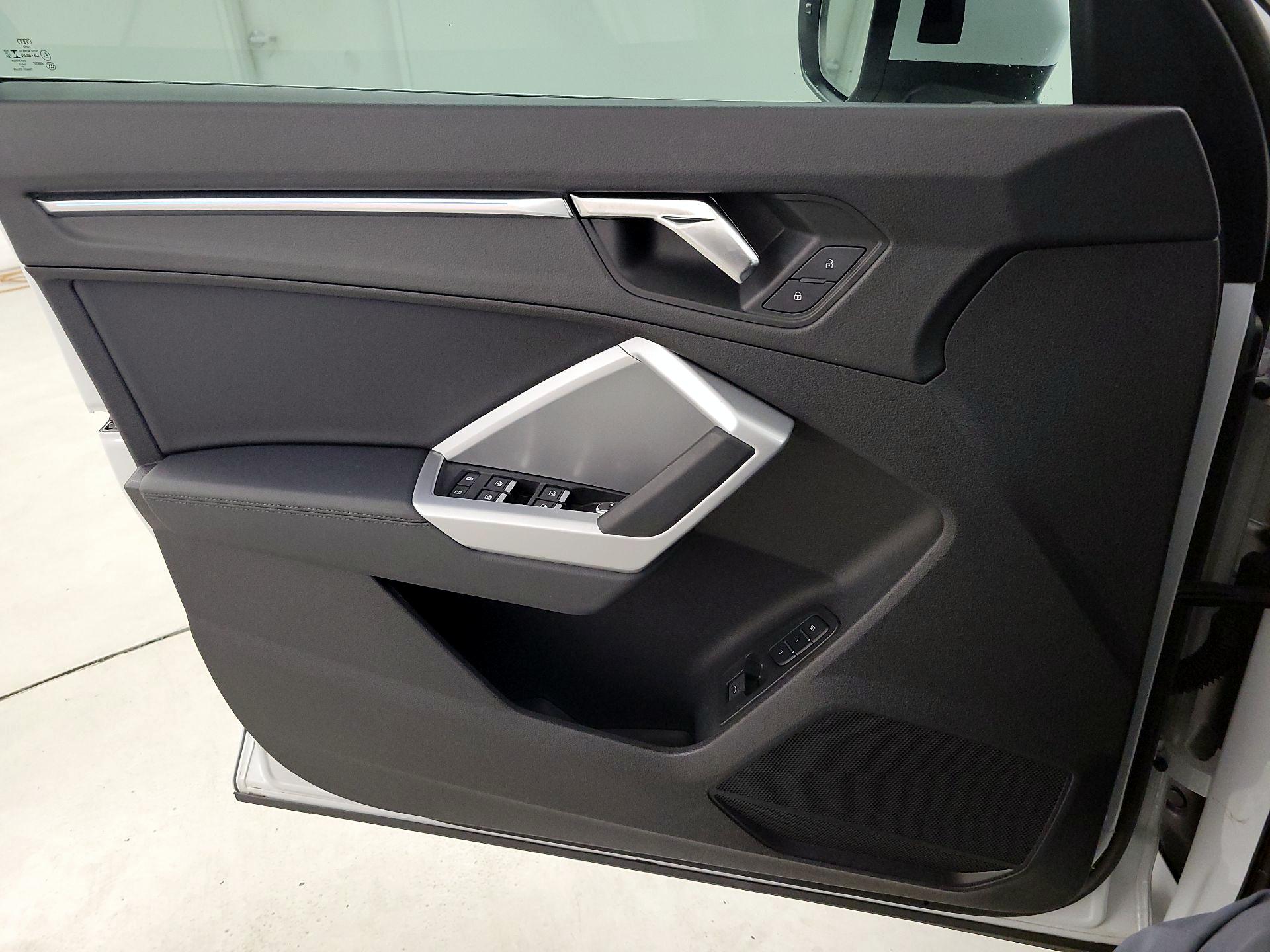 Thumbnail: 2022 Audi Q3 - 12