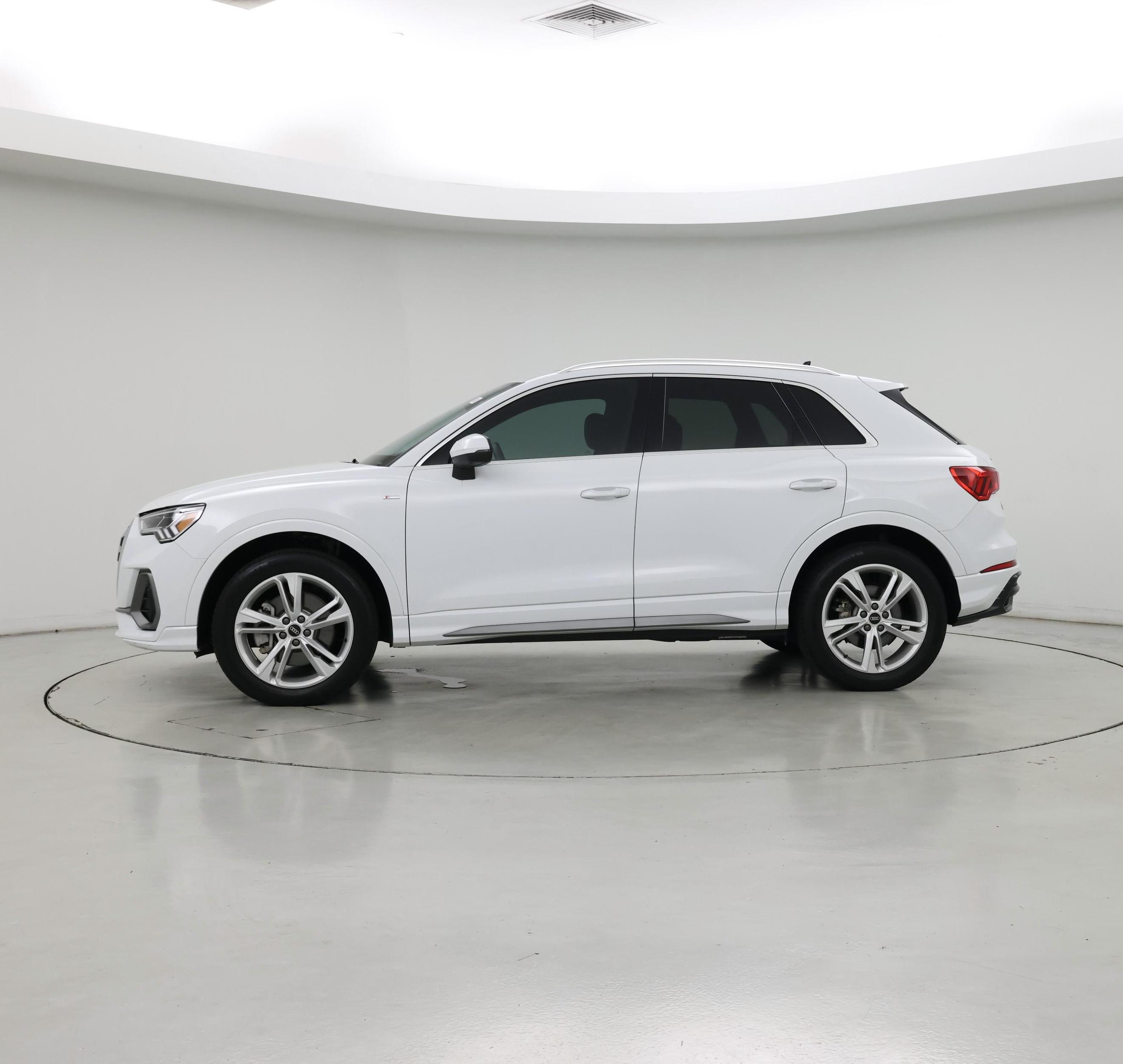 Thumbnail: 2022 Audi Q3 - 3