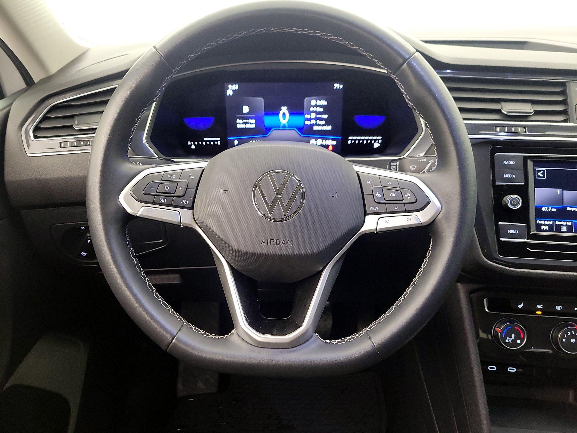 Thumbnail: 2023 Volkswagen Tiguan - 10