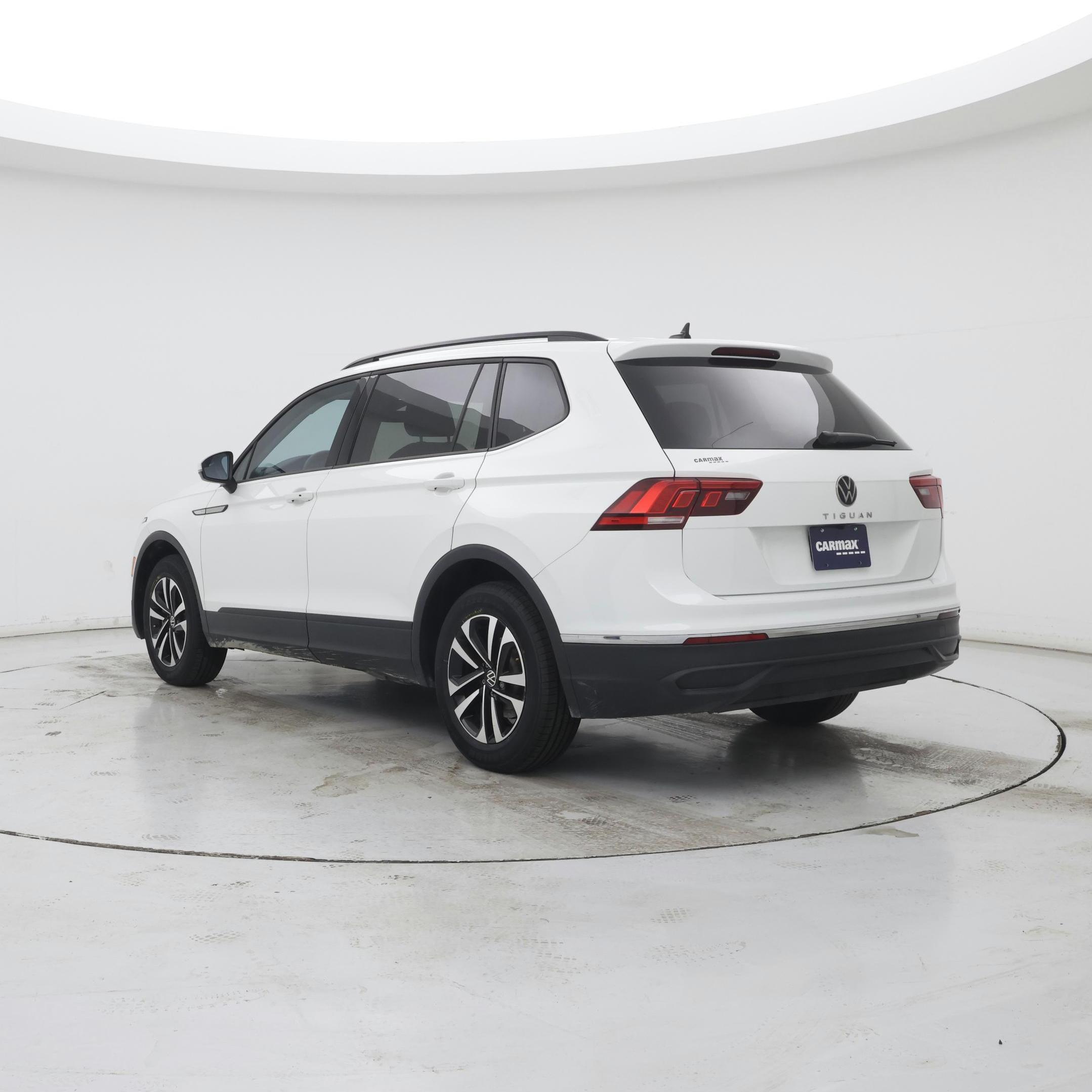 Thumbnail: 2023 Volkswagen Tiguan - 2