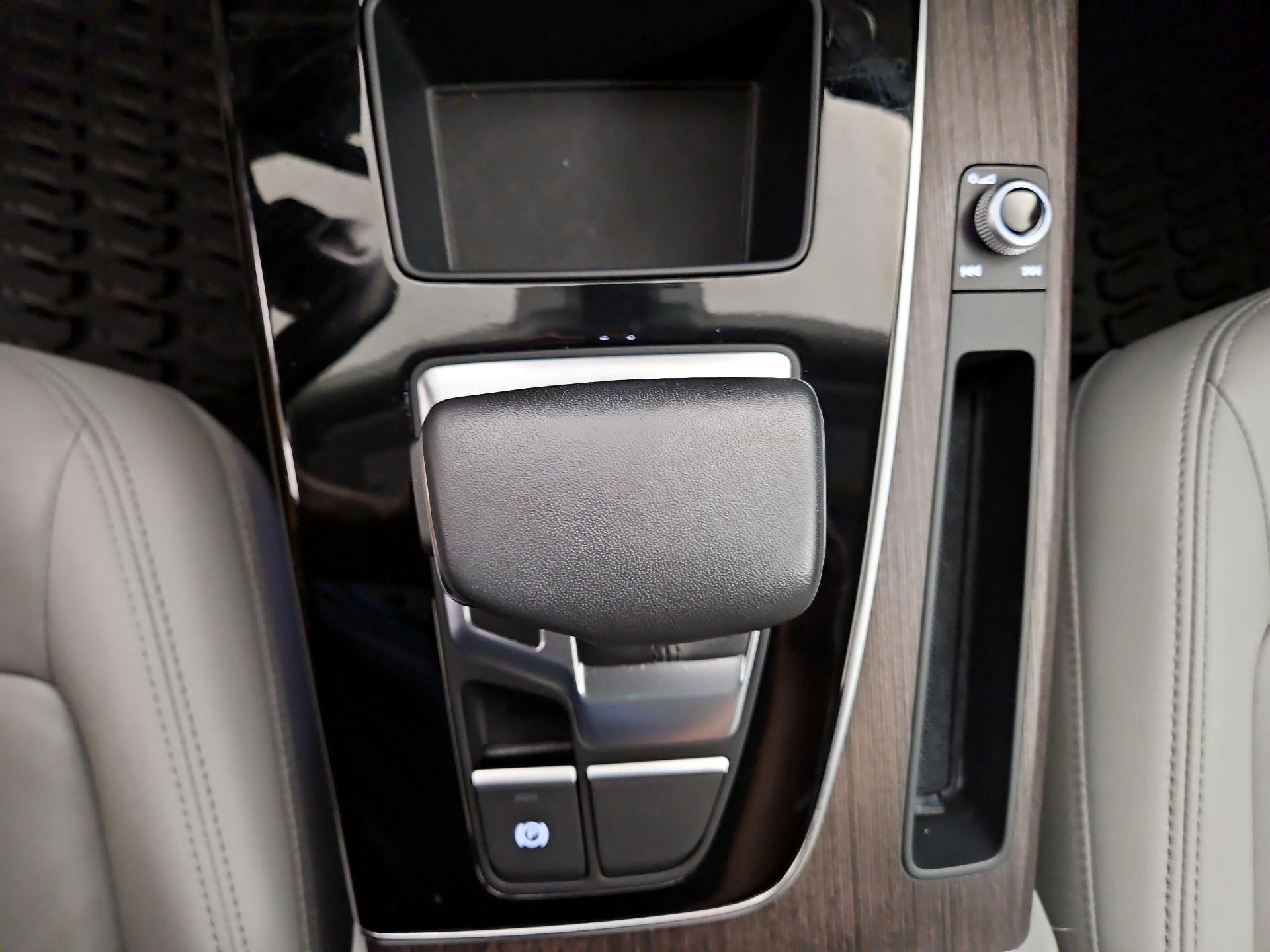 Thumbnail: 2022 Audi Q5 - 17