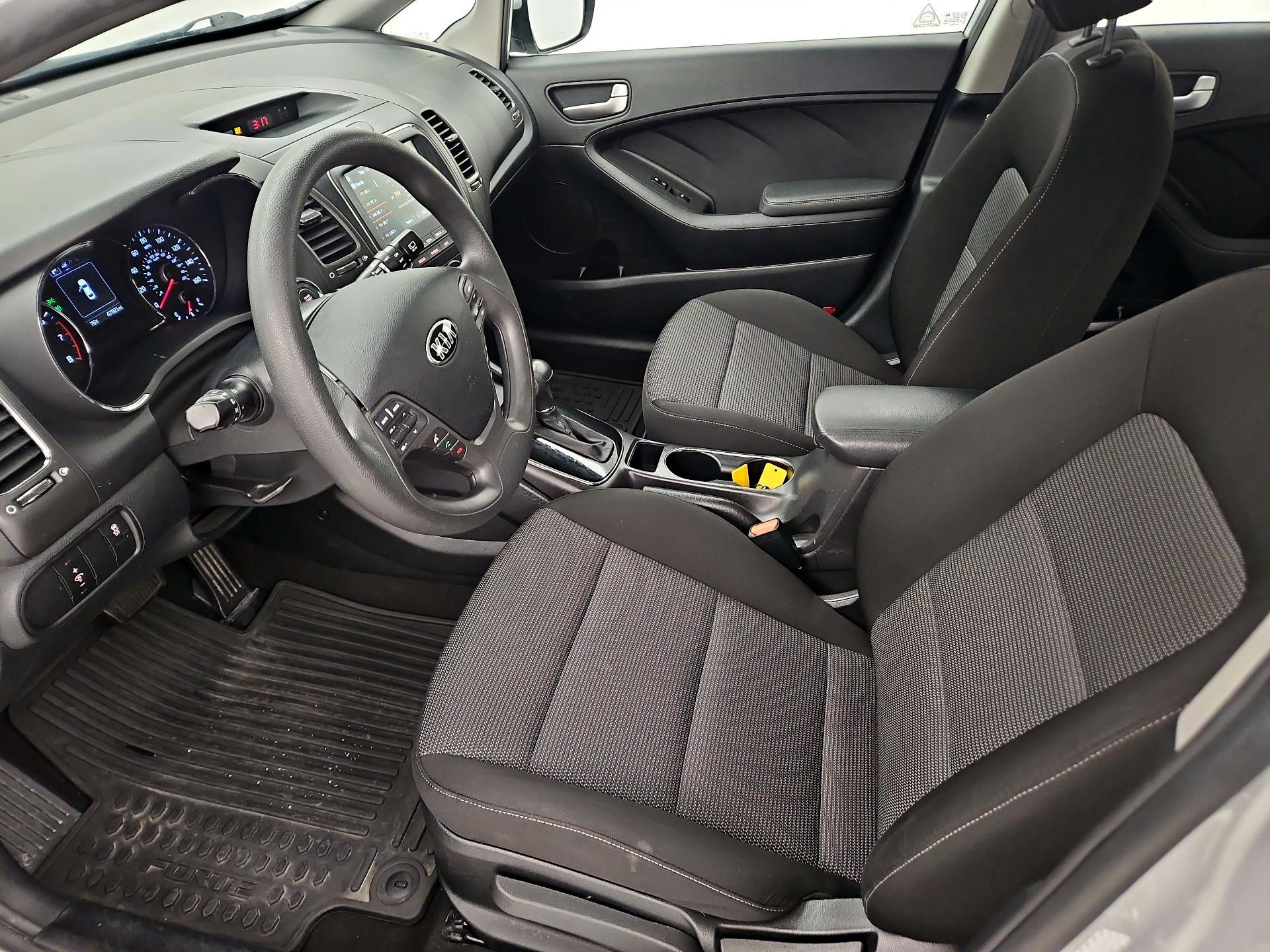 Thumbnail: 2017 Kia Forte - 11