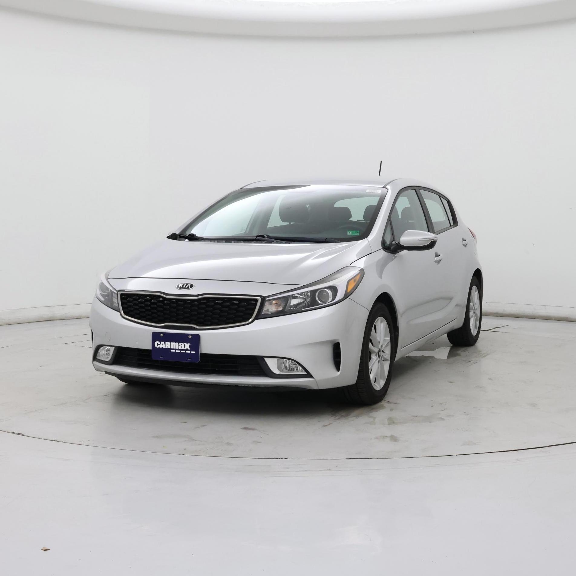 Thumbnail: 2017 Kia Forte - 4