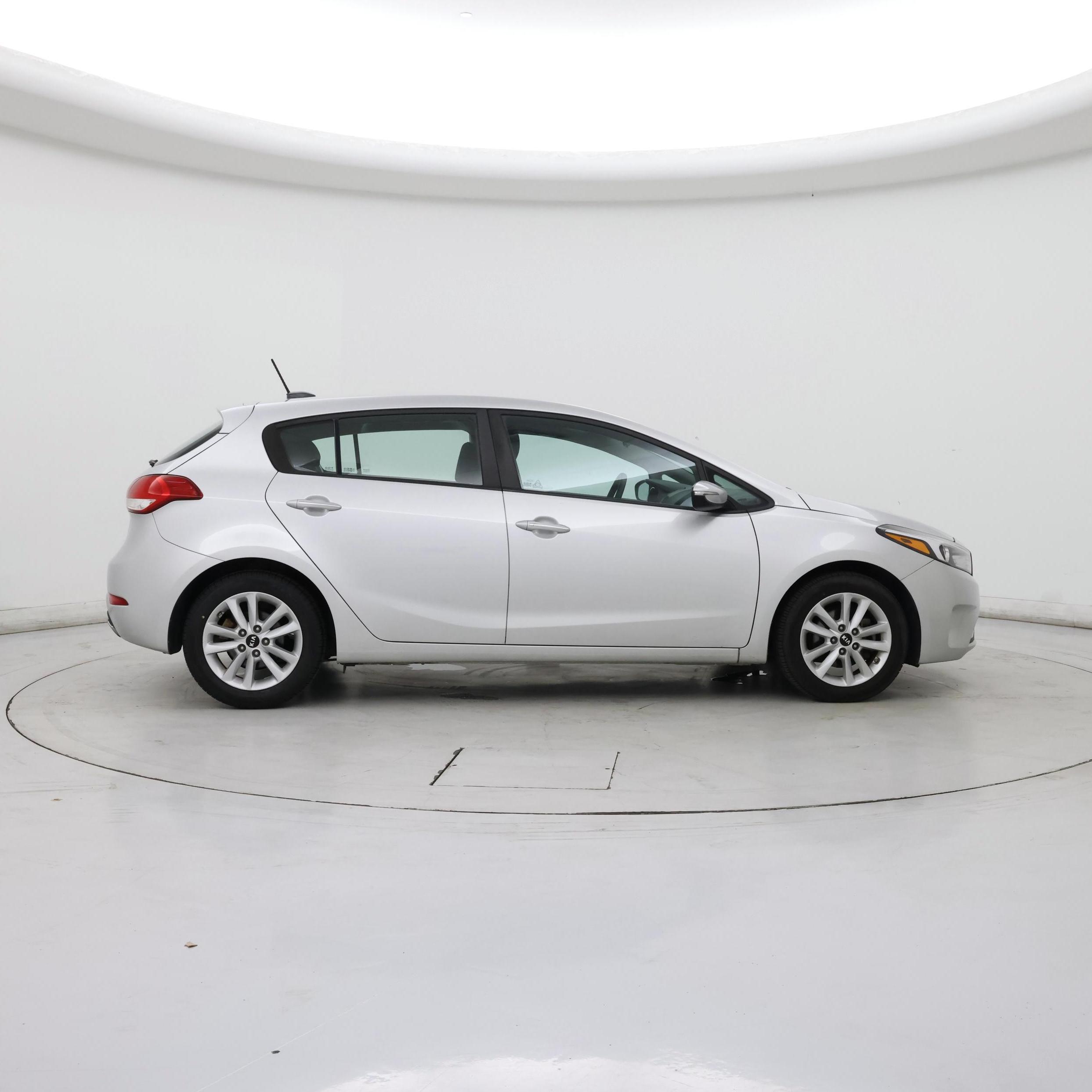 Thumbnail: 2017 Kia Forte - 7