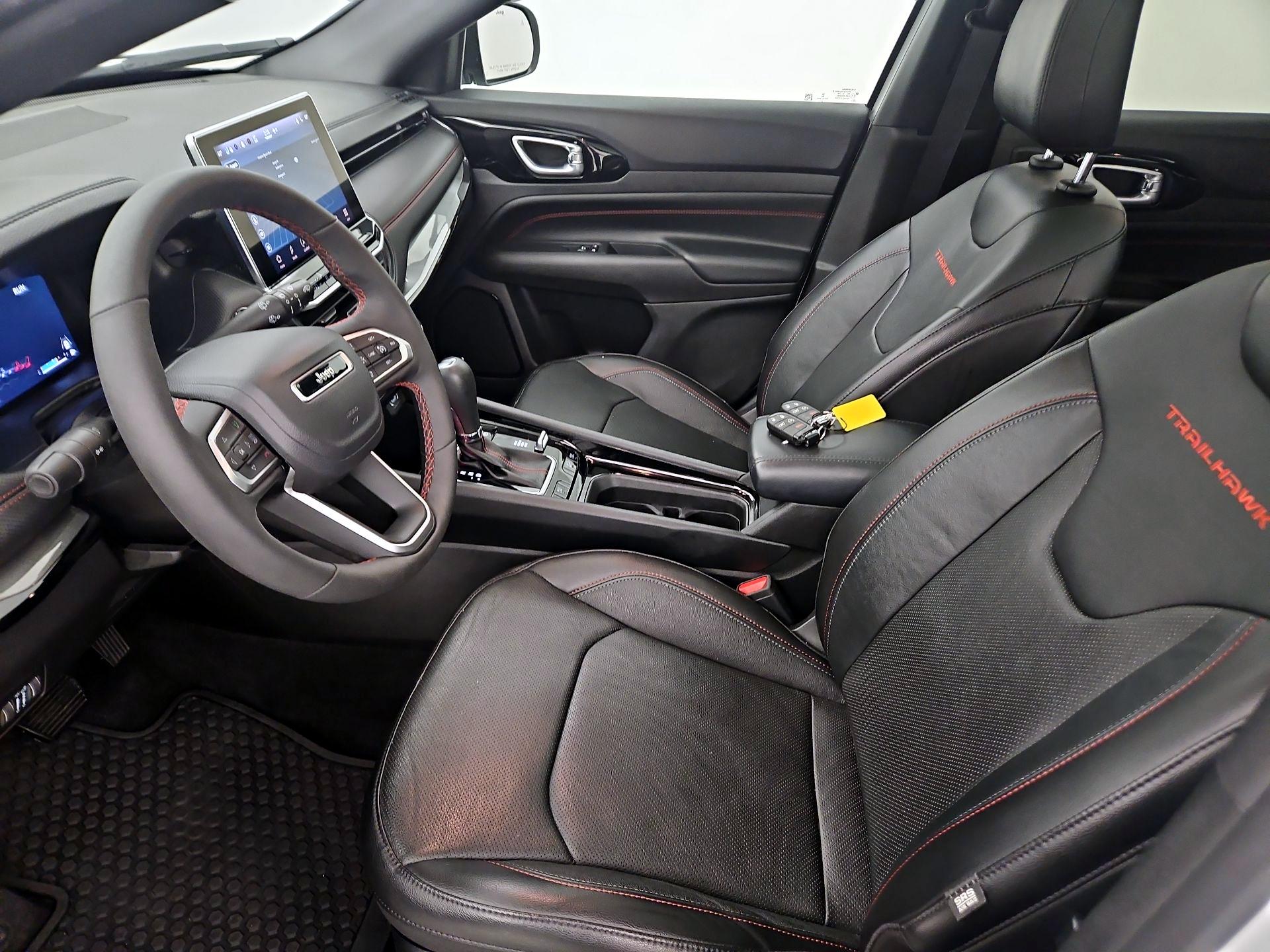 Thumbnail: 2023 Jeep Compass - 11