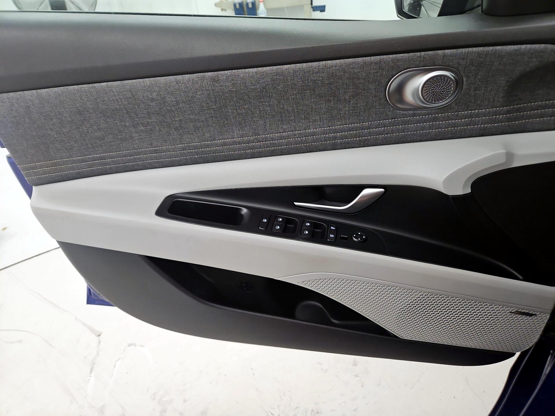 Thumbnail: 2021 Hyundai Elantra - 12