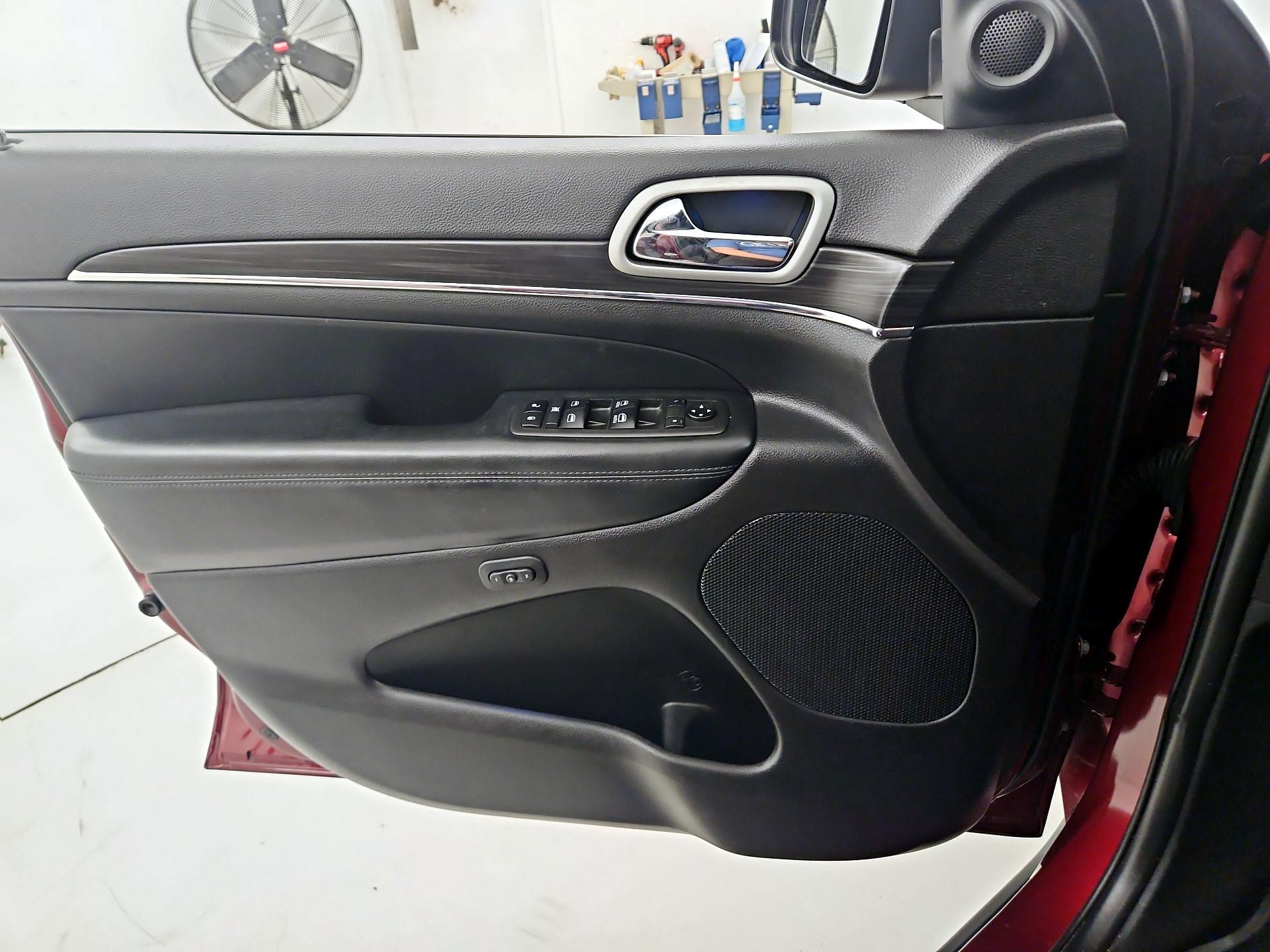 Thumbnail: 2021 Jeep Grand Cherokee - 12