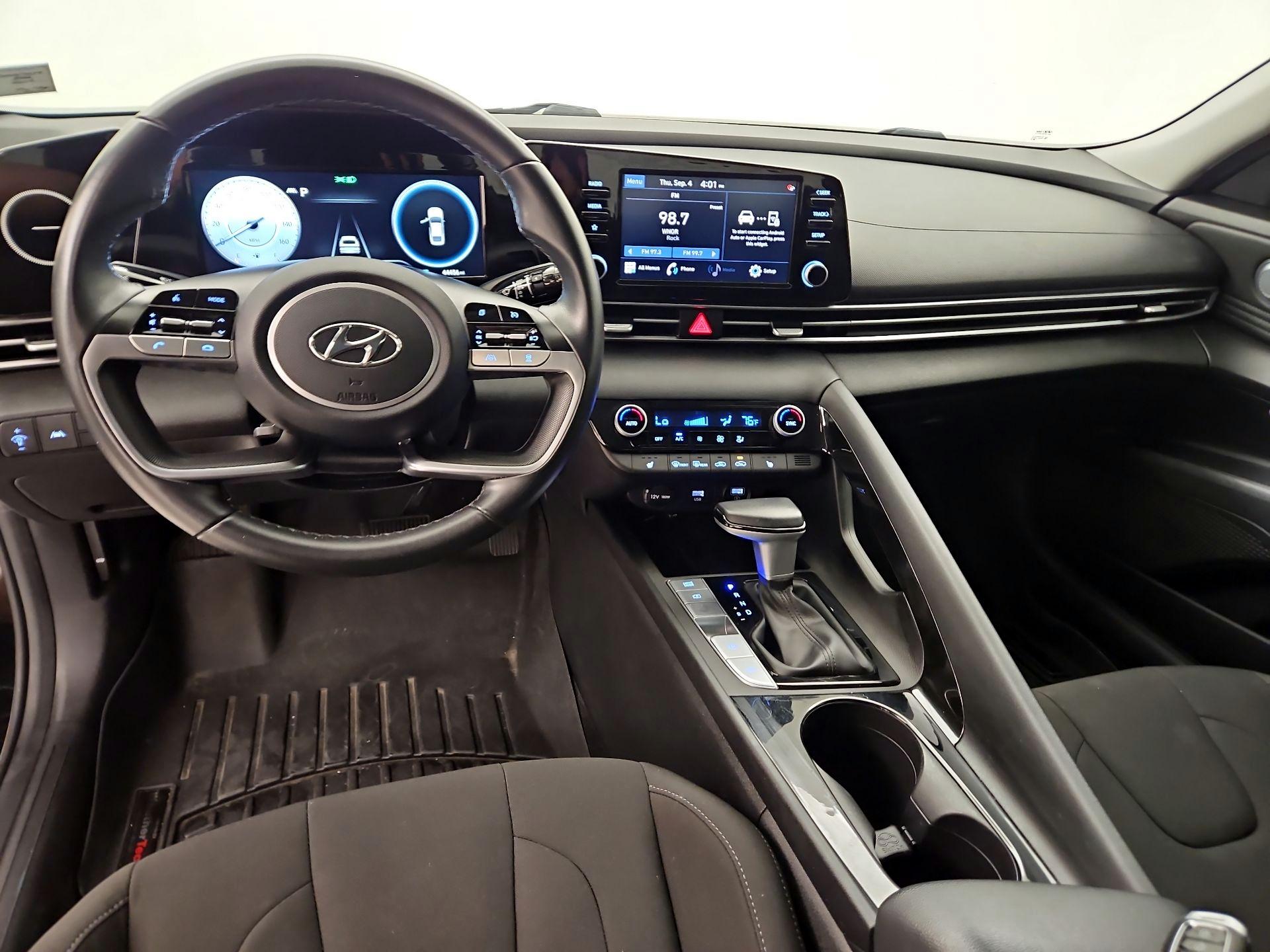 Thumbnail: 2022 Hyundai Elantra - 9