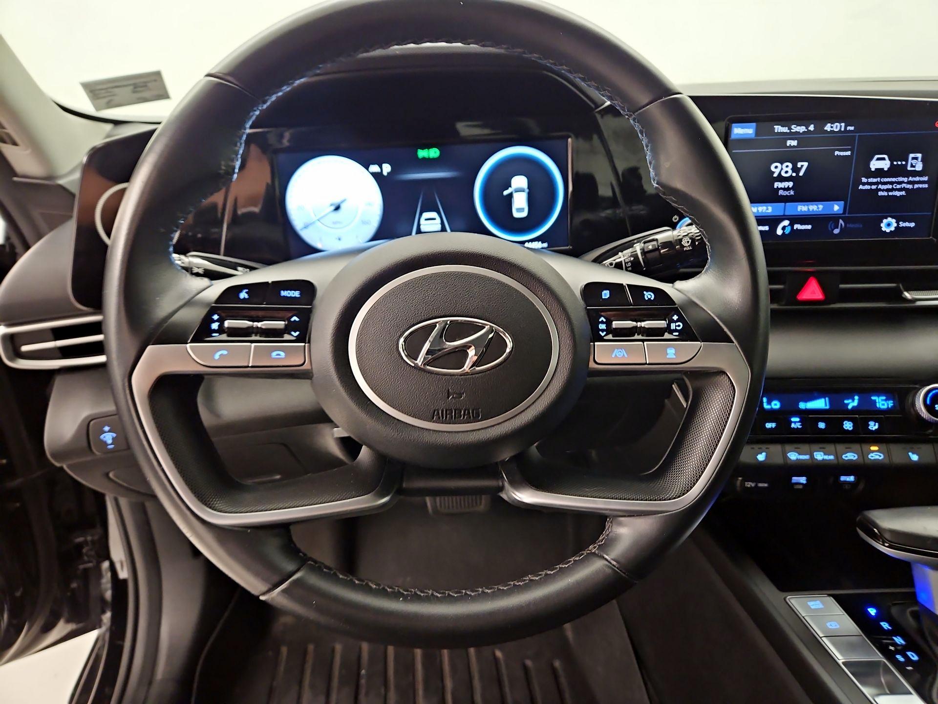 Thumbnail: 2022 Hyundai Elantra - 10