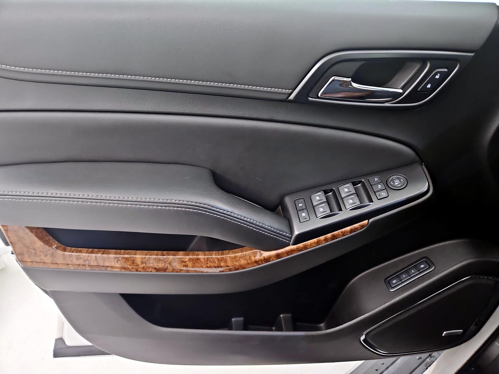 Thumbnail: 2019 Chevrolet Suburban - 12