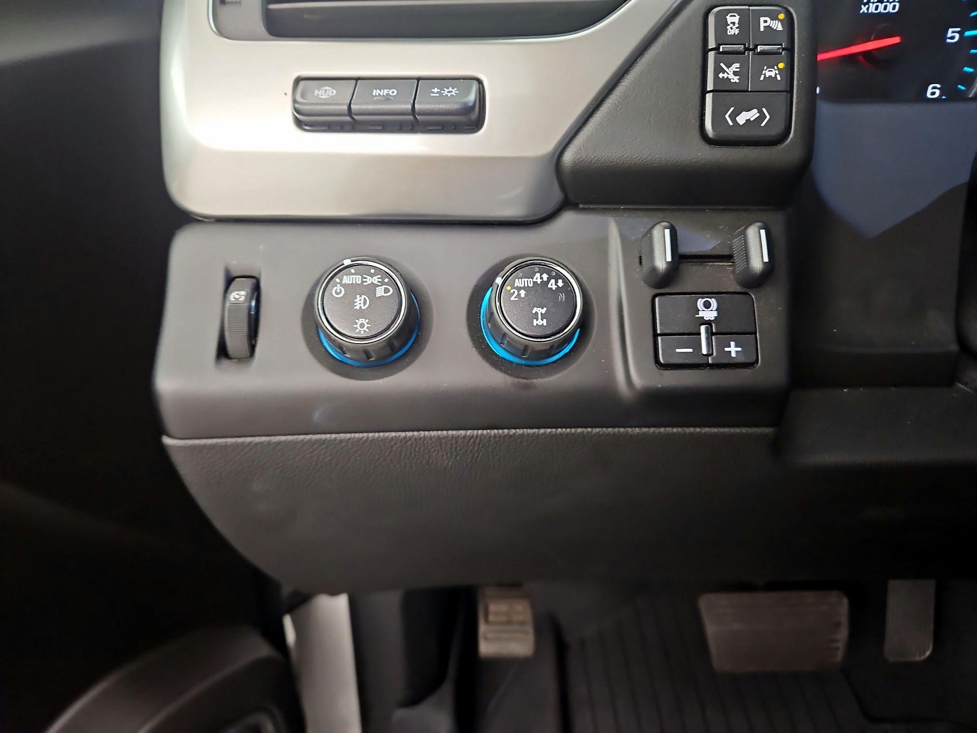 Thumbnail: 2019 Chevrolet Suburban - 13