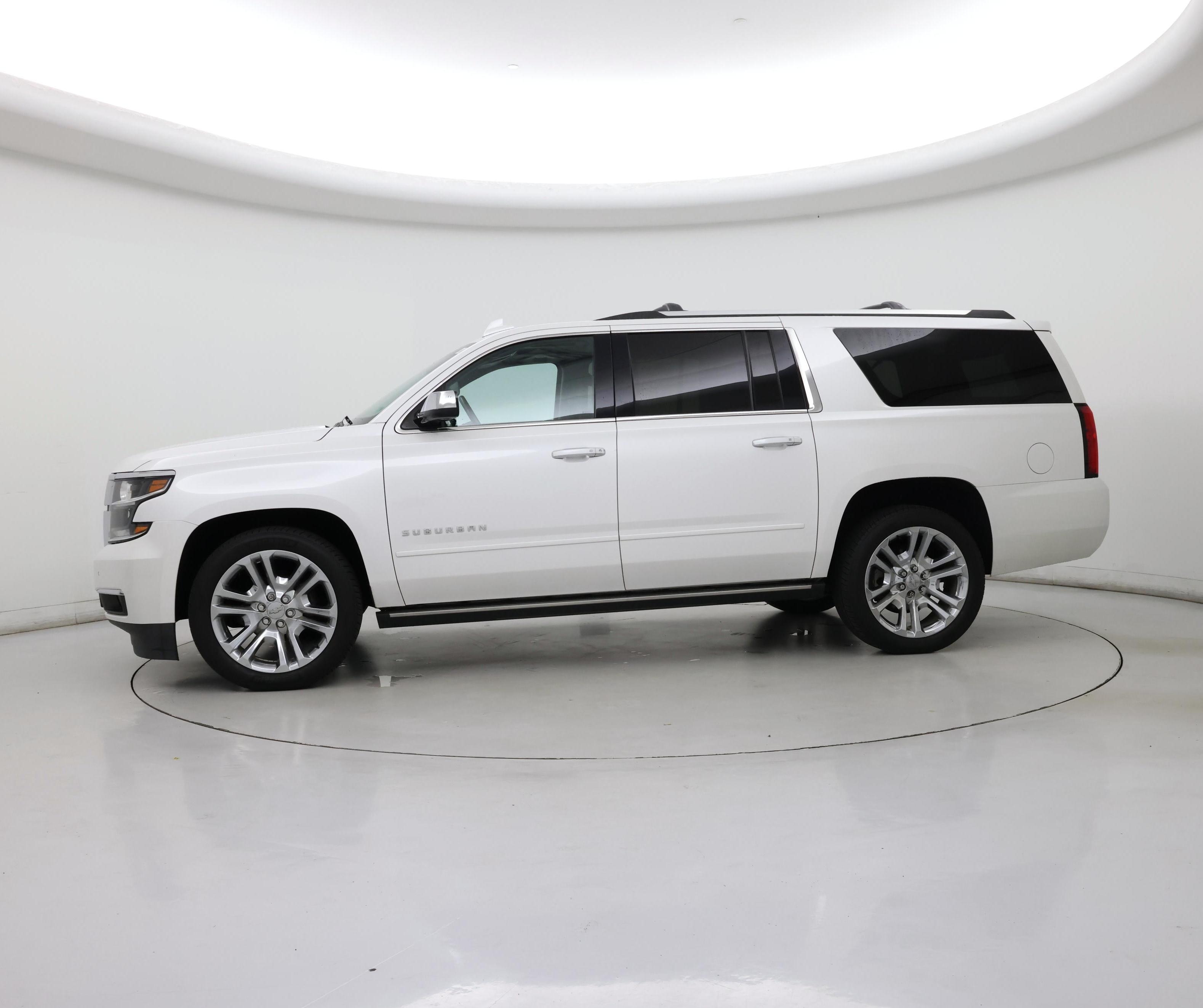 Thumbnail: 2019 Chevrolet Suburban - 3