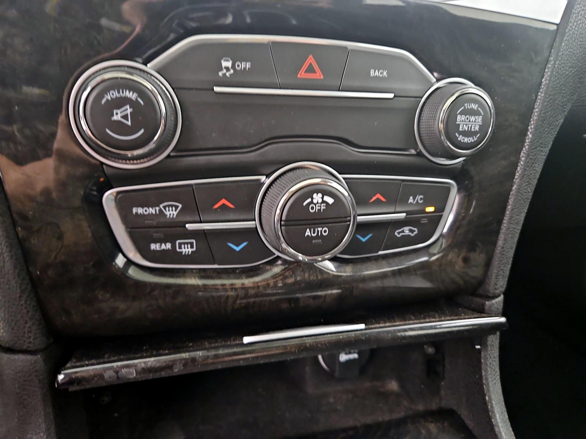 Thumbnail: 2016 Chrysler 300 - 17