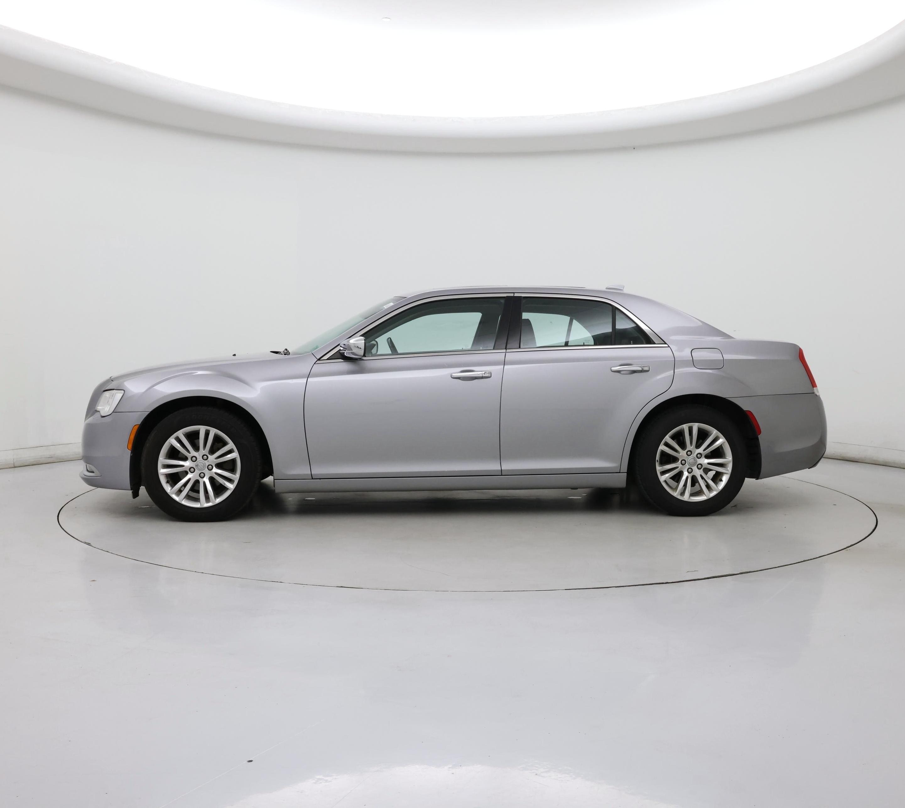 Thumbnail: 2016 Chrysler 300 - 3