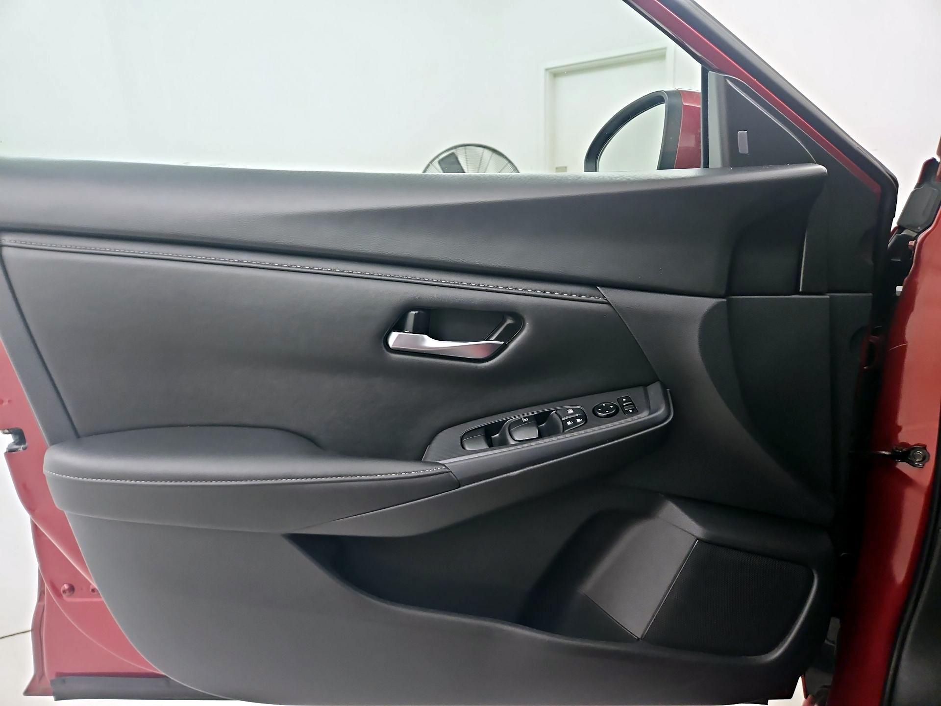Thumbnail: 2023 Nissan Sentra - 12