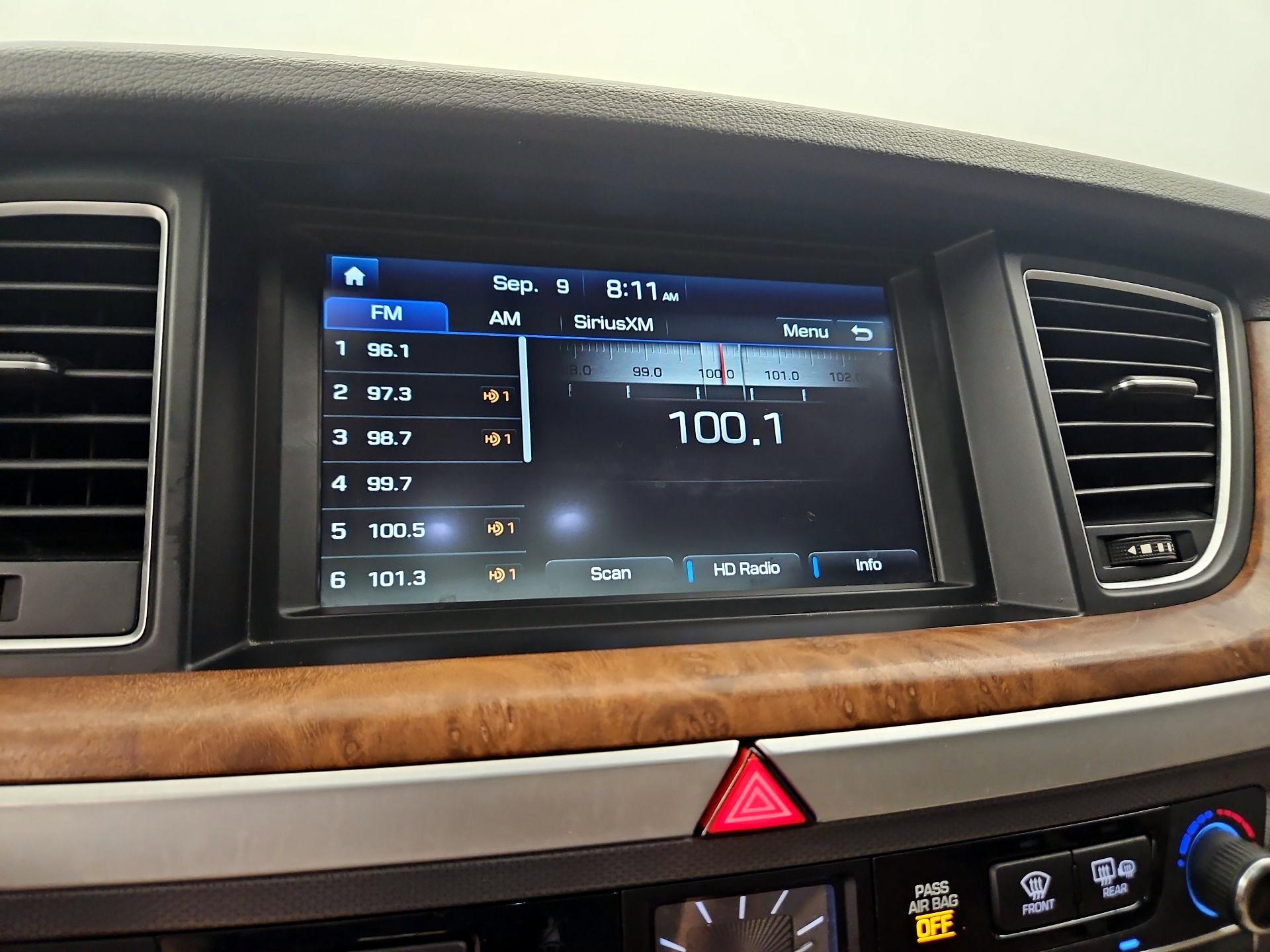 Thumbnail: 2015 Hyundai Genesis - 16