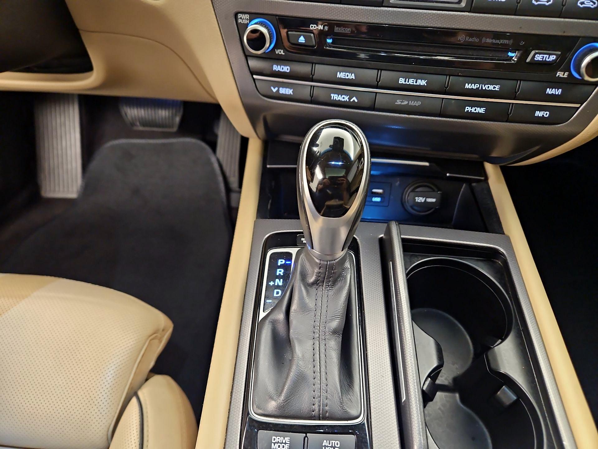 Thumbnail: 2015 Hyundai Genesis - 18