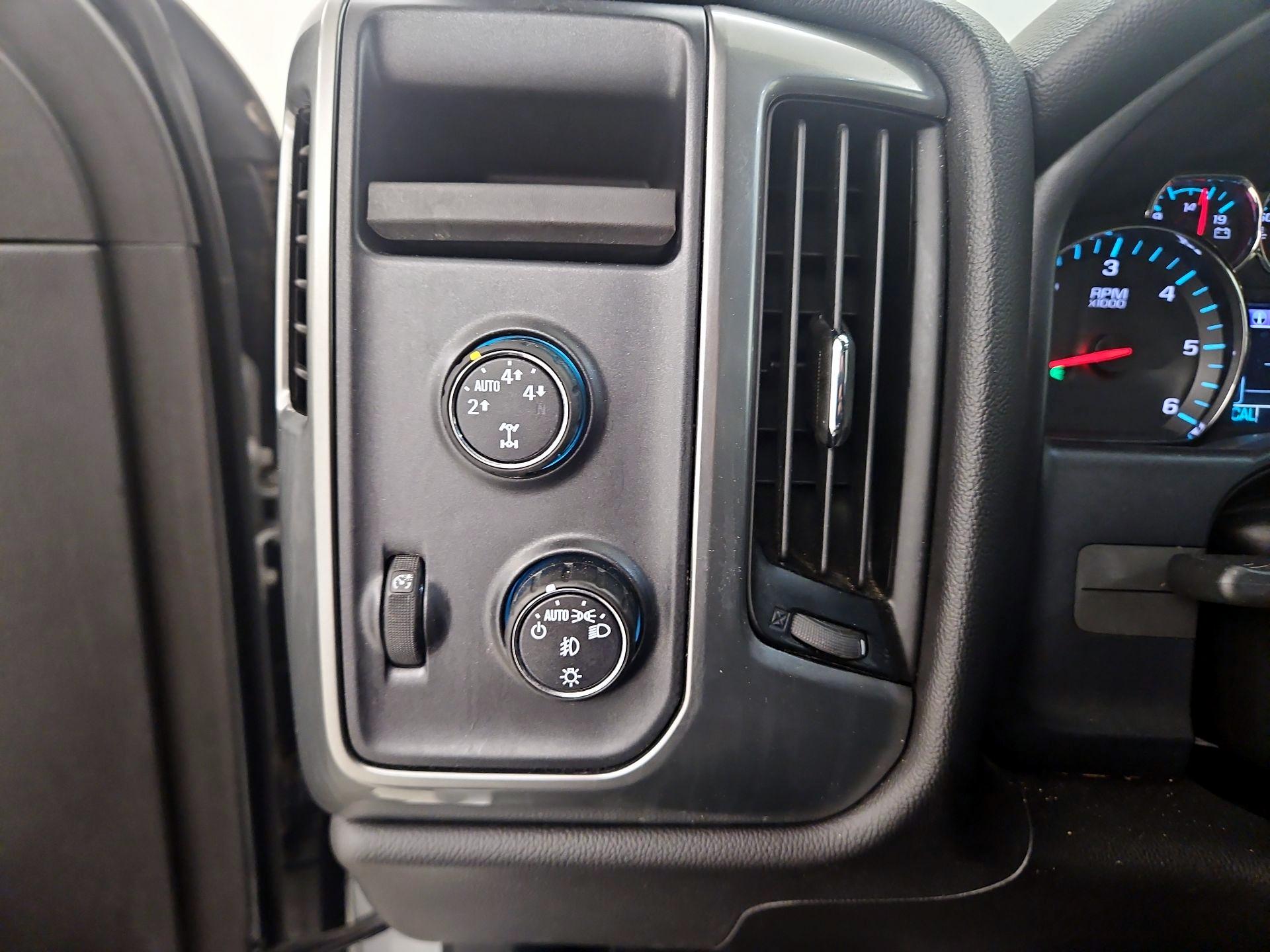 Thumbnail: 2016 Chevrolet Silverado 1500 - 13