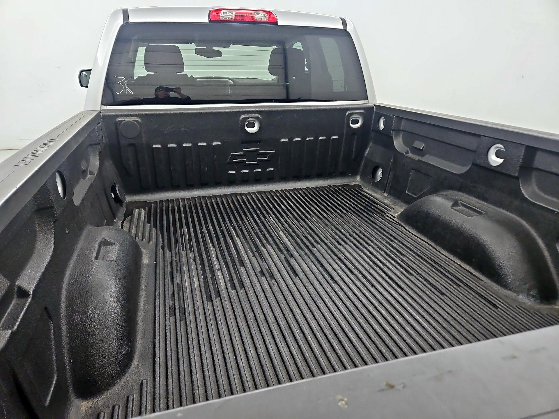 Thumbnail: 2016 Chevrolet Silverado 1500 - 19