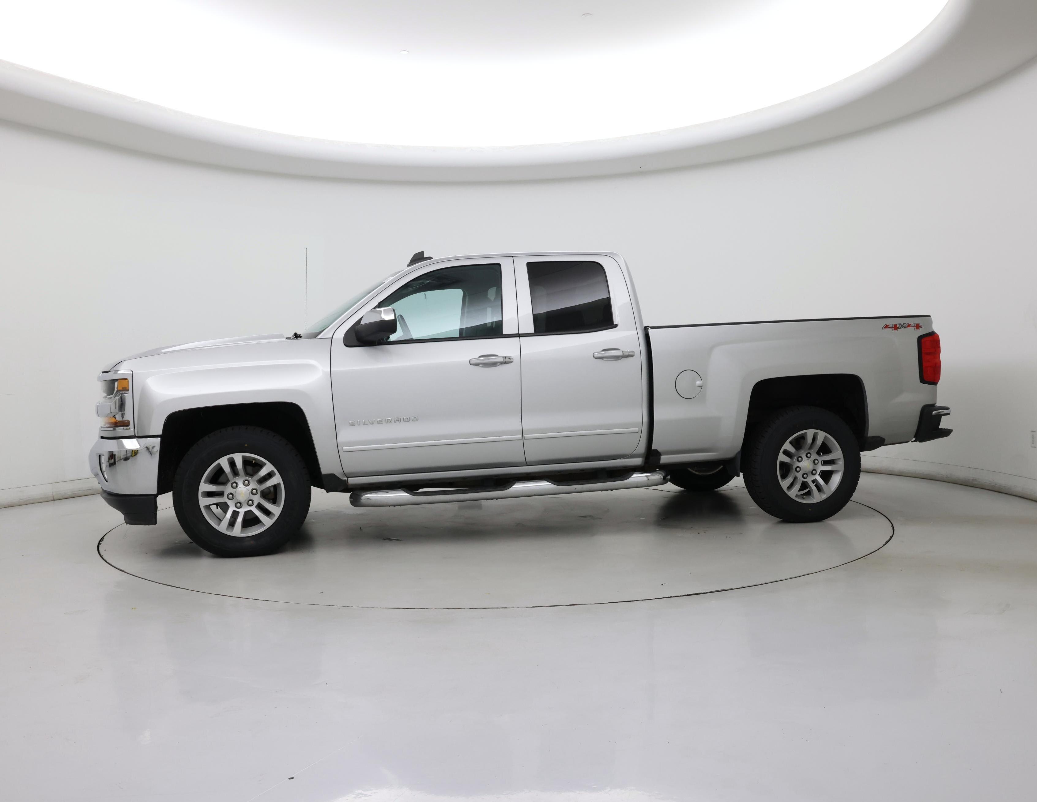 Thumbnail: 2016 Chevrolet Silverado 1500 - 3