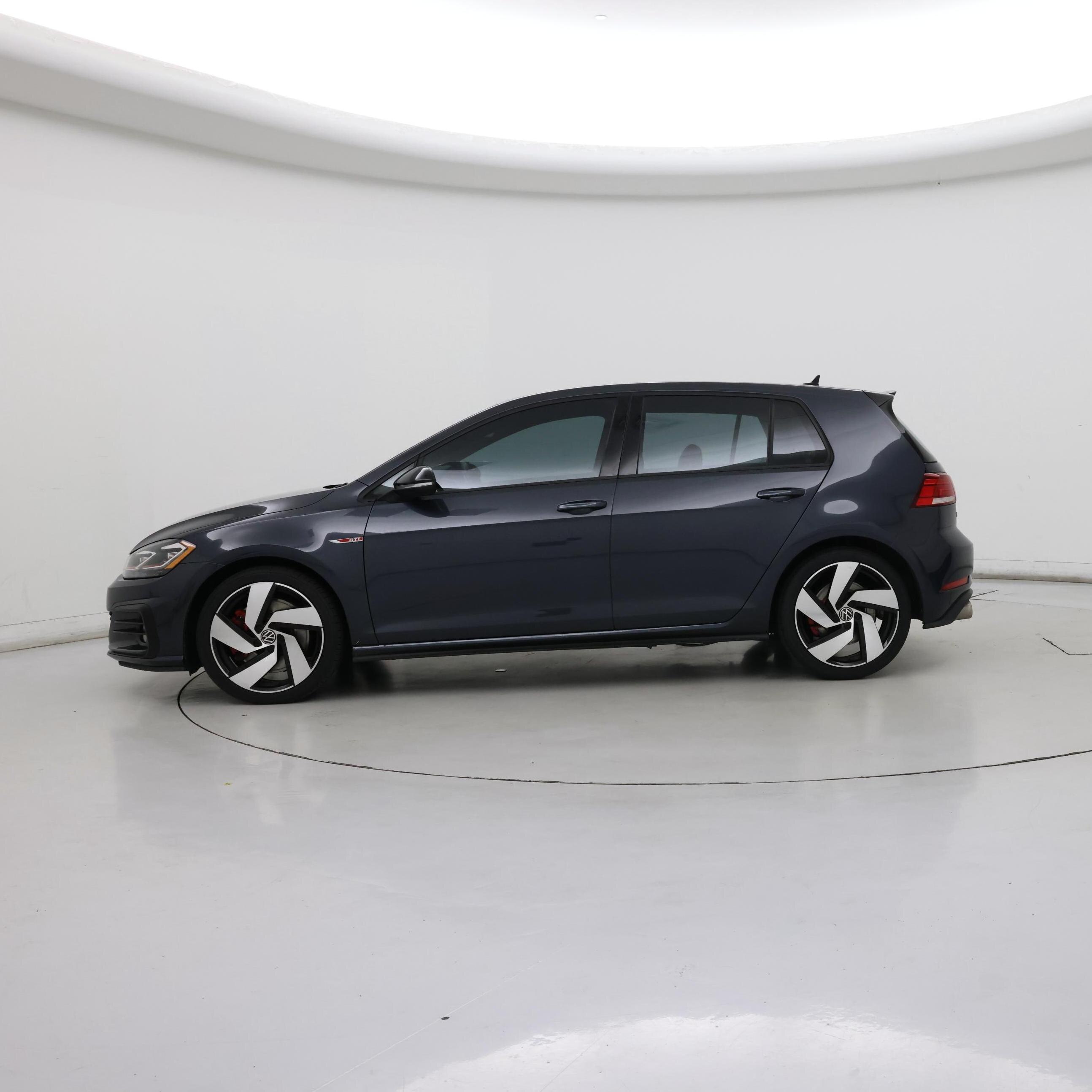 Thumbnail: 2021 Volkswagen Golf - 3