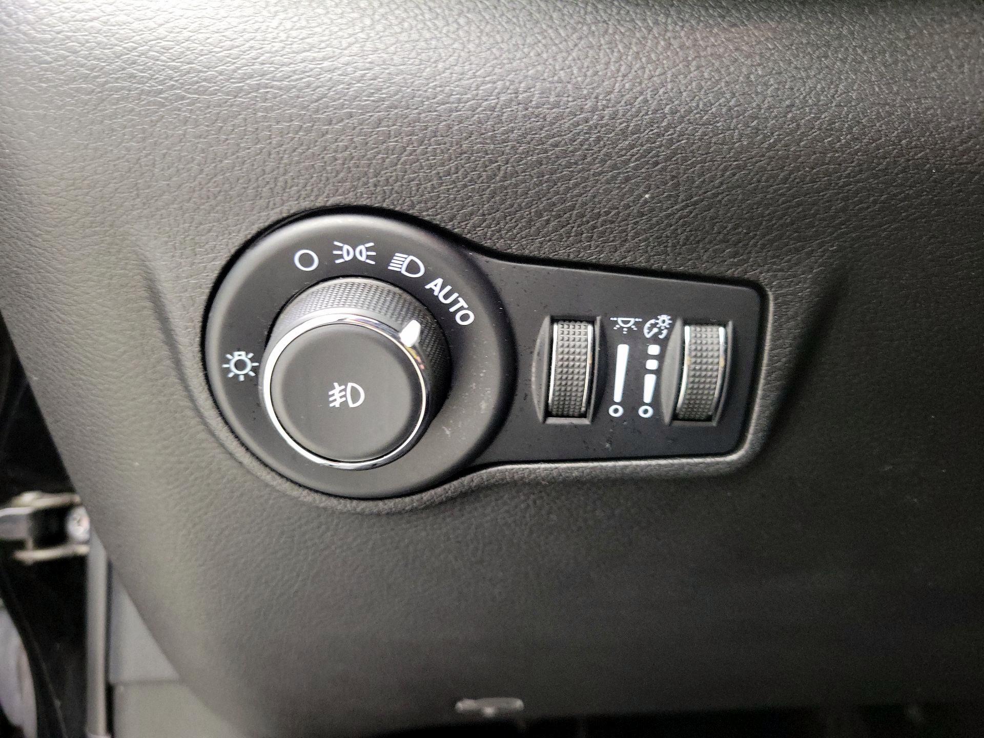 Thumbnail: 2022 Jeep Compass - 13