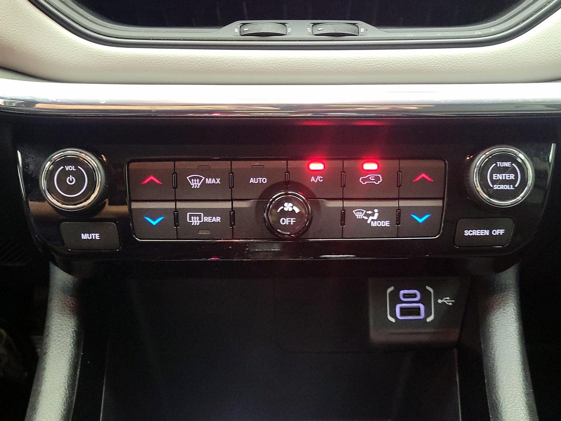 Thumbnail: 2022 Jeep Compass - 16