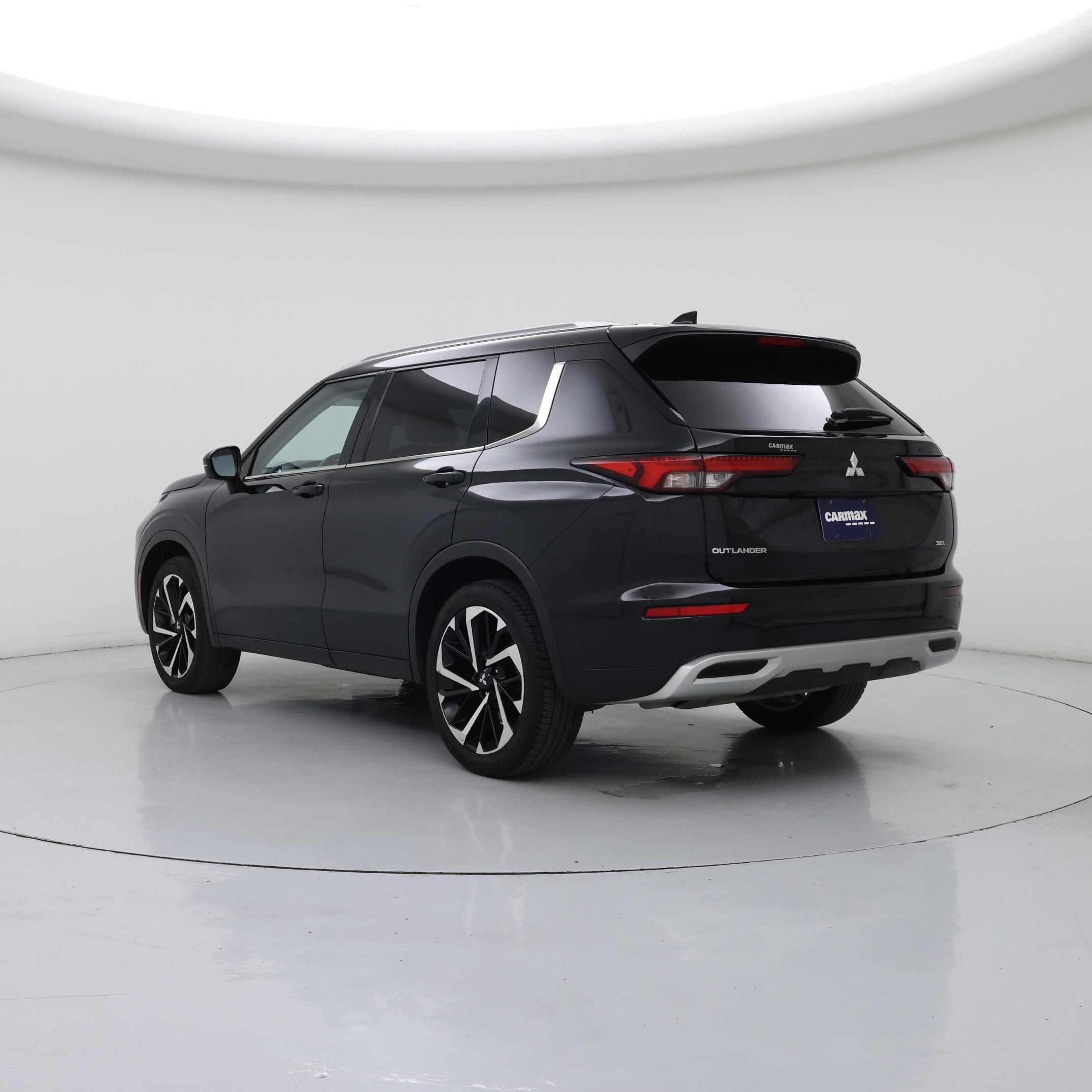 Thumbnail: 2023 Mitsubishi Outlander - 2