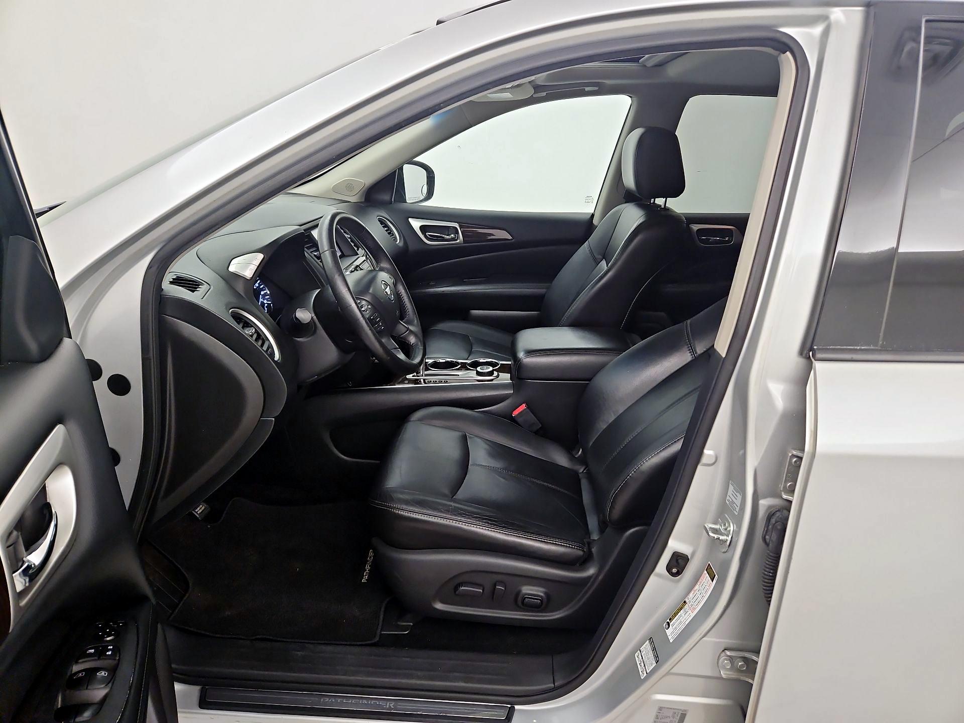 Thumbnail: 2014 Nissan Pathfinder - 11