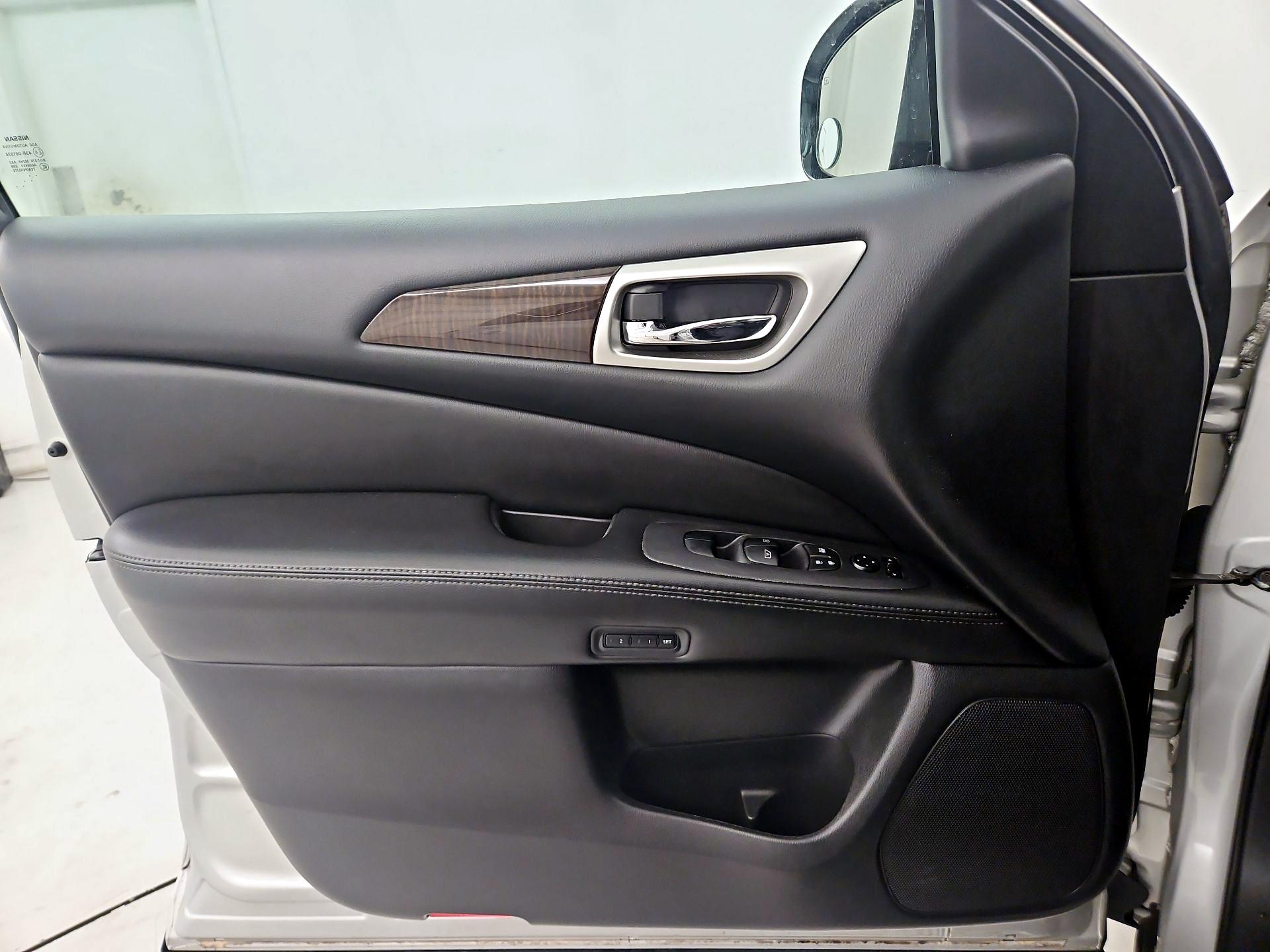 Thumbnail: 2014 Nissan Pathfinder - 12