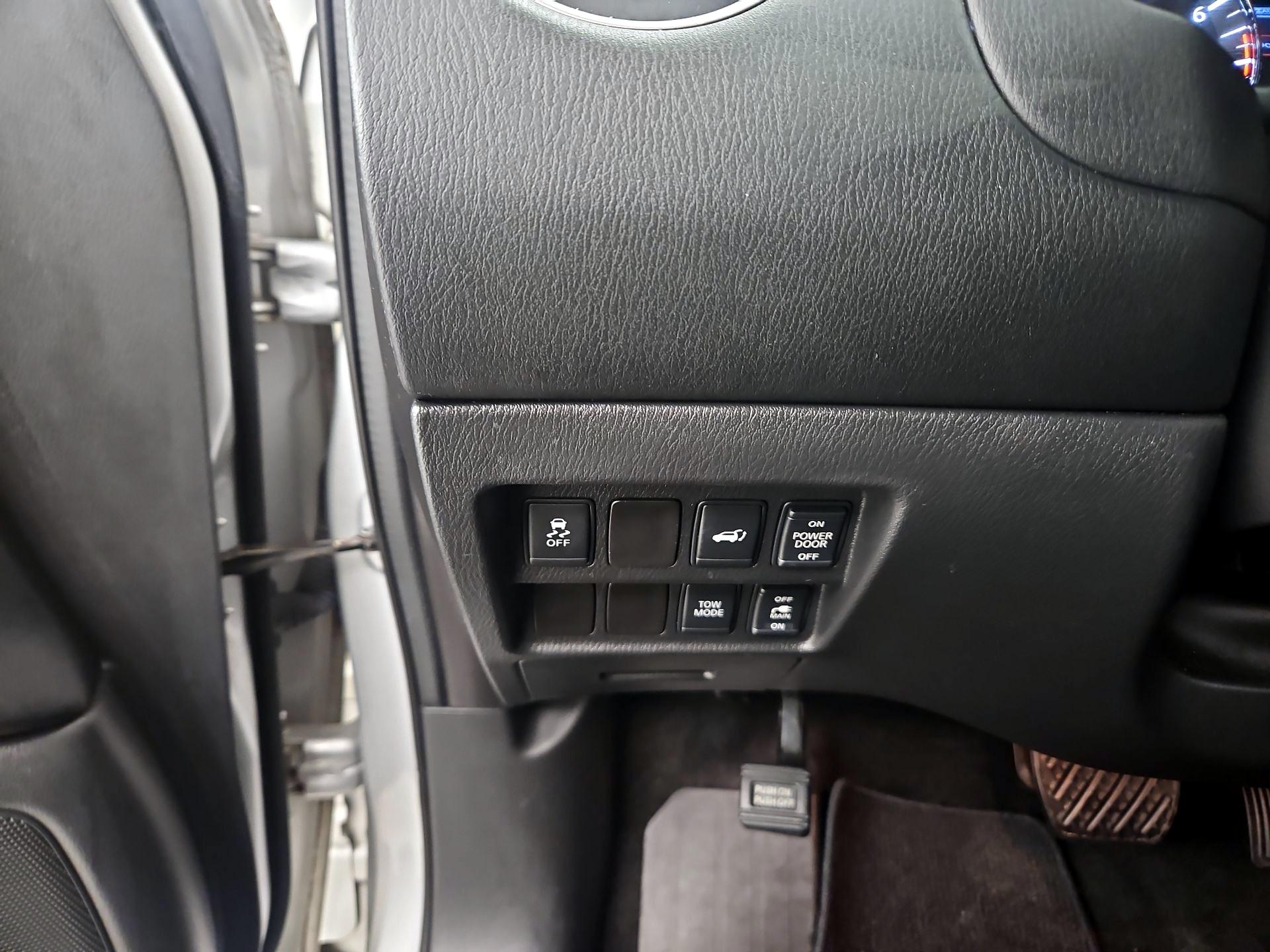 Thumbnail: 2014 Nissan Pathfinder - 13