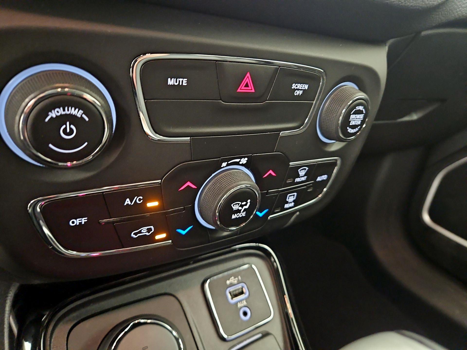 Thumbnail: 2020 Jeep Compass - 16