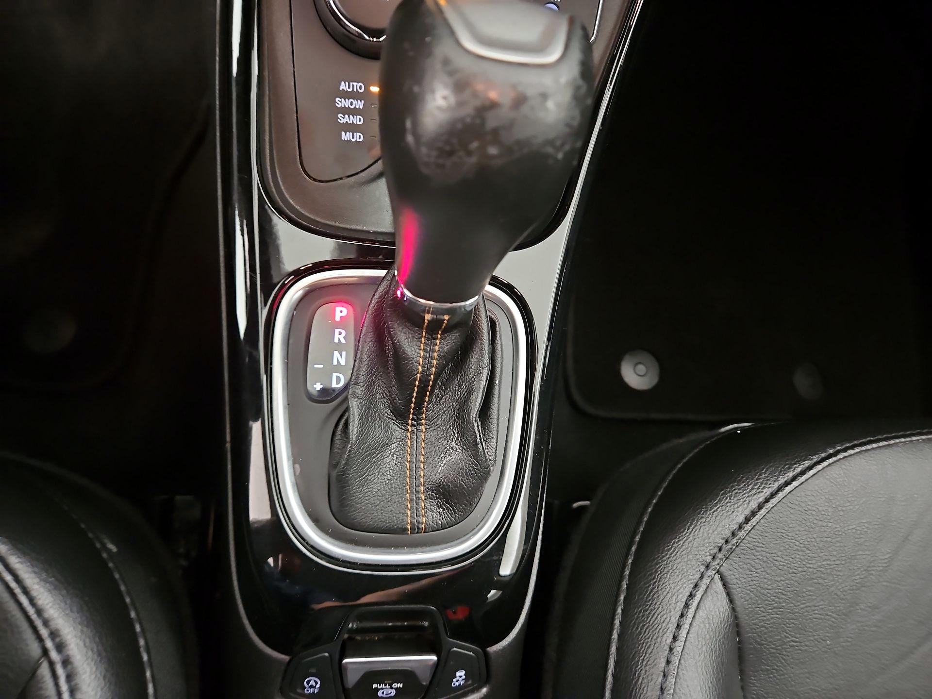 Thumbnail: 2020 Jeep Compass - 17