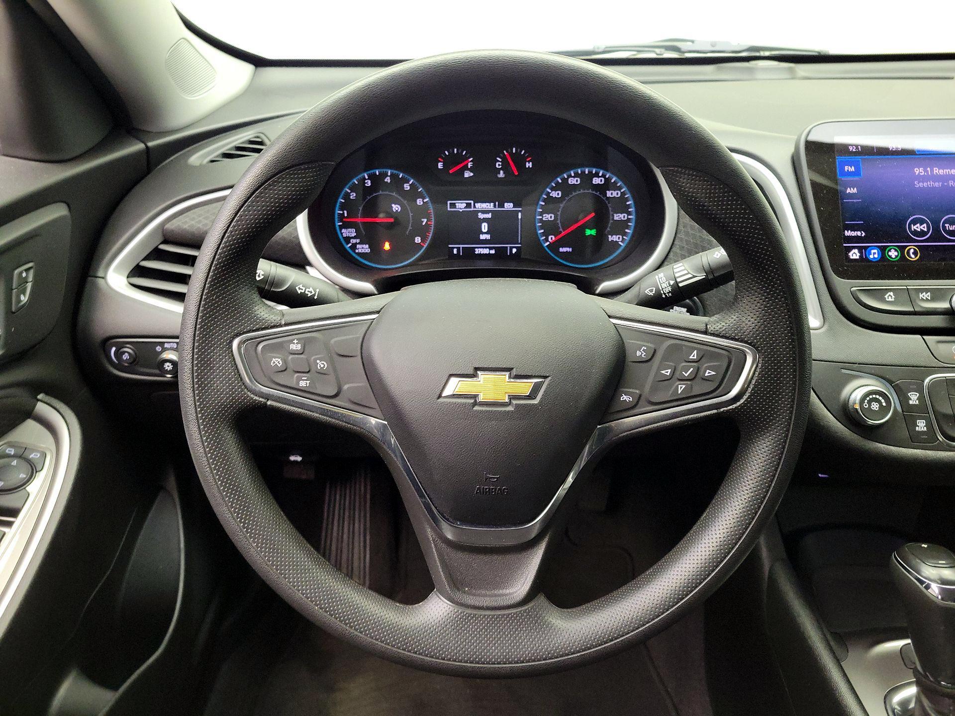 Thumbnail: 2020 Chevrolet Malibu - 10