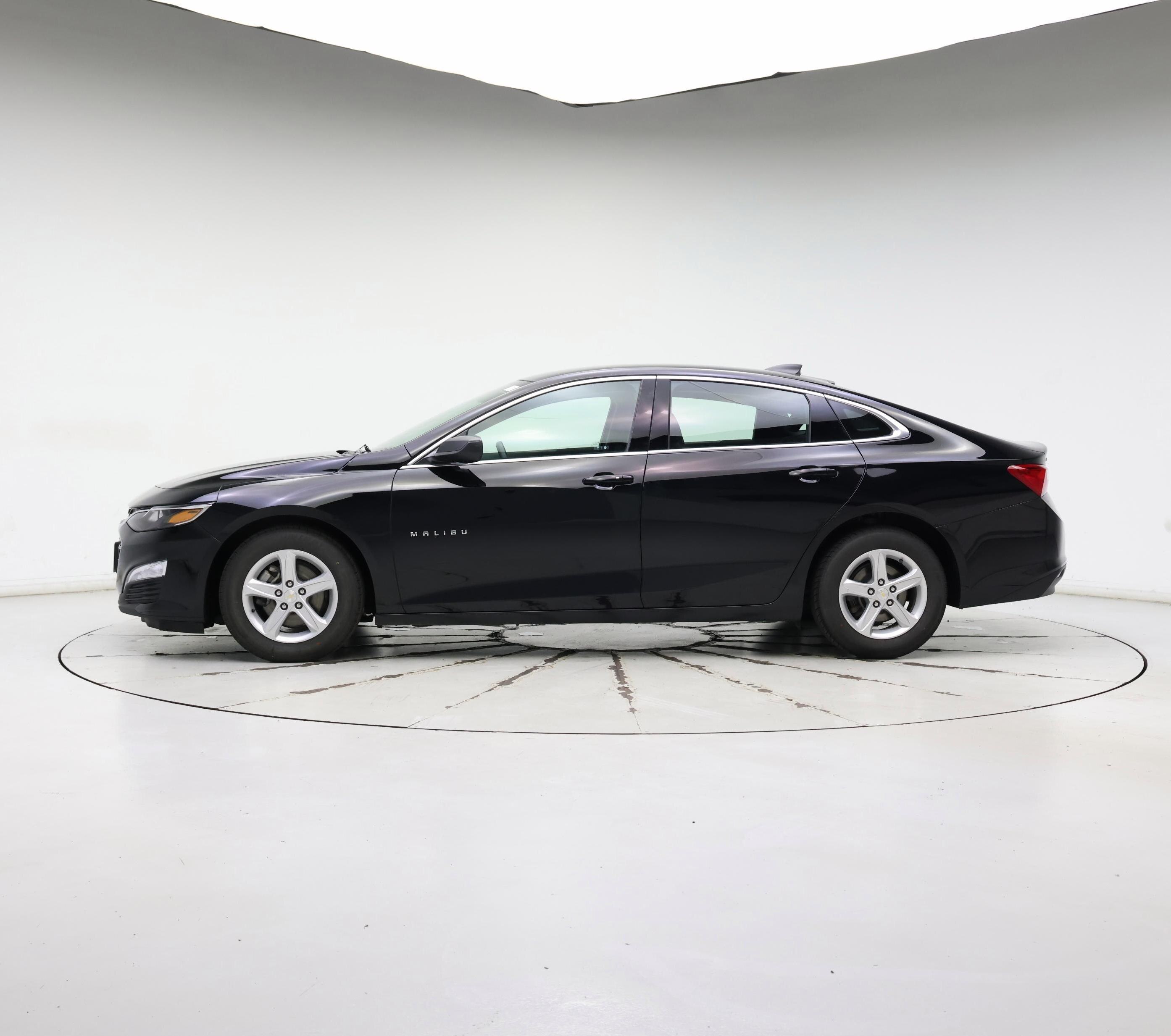 Thumbnail: 2020 Chevrolet Malibu - 3