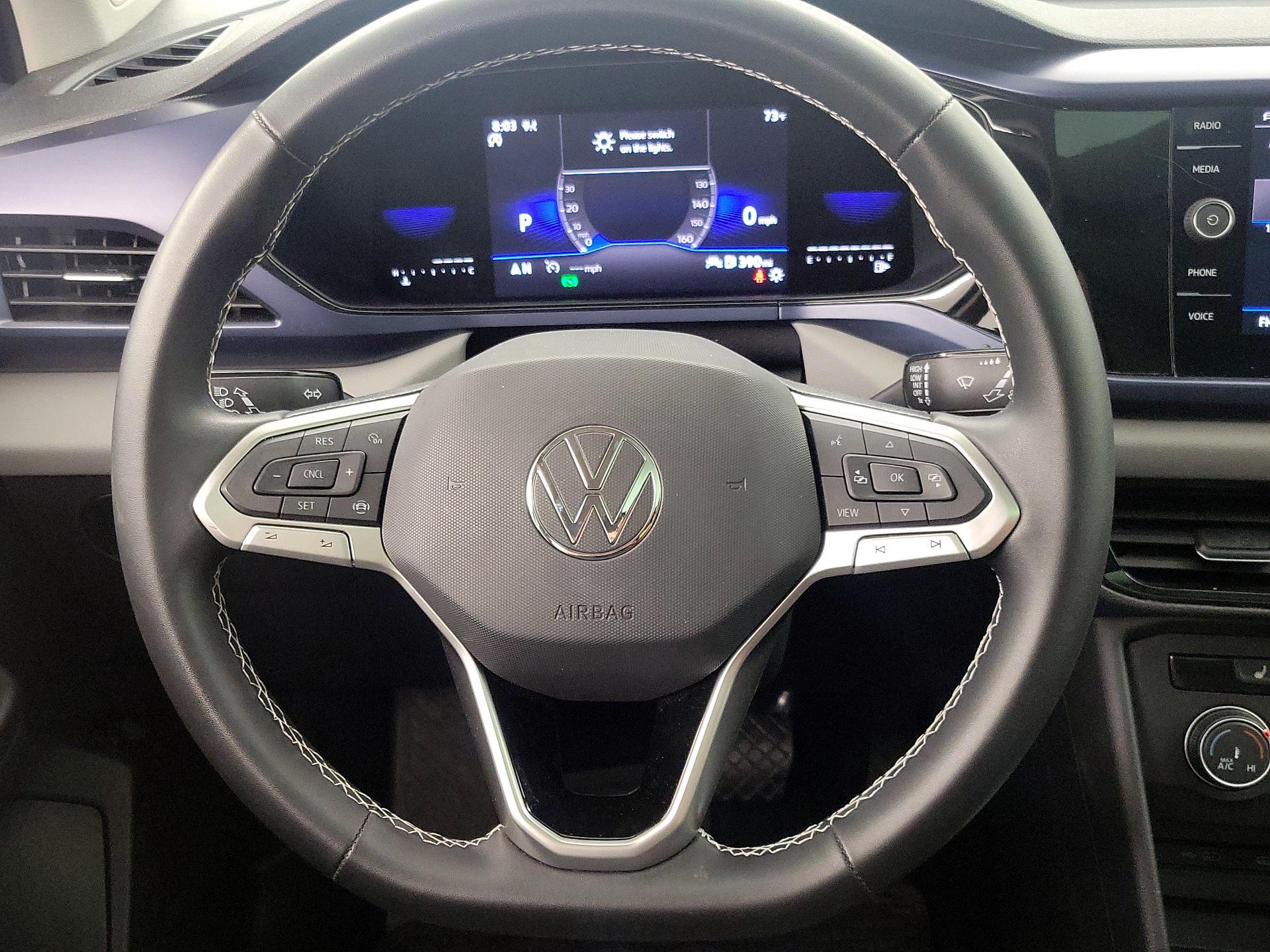 Thumbnail: 2022 Volkswagen Taos - 10