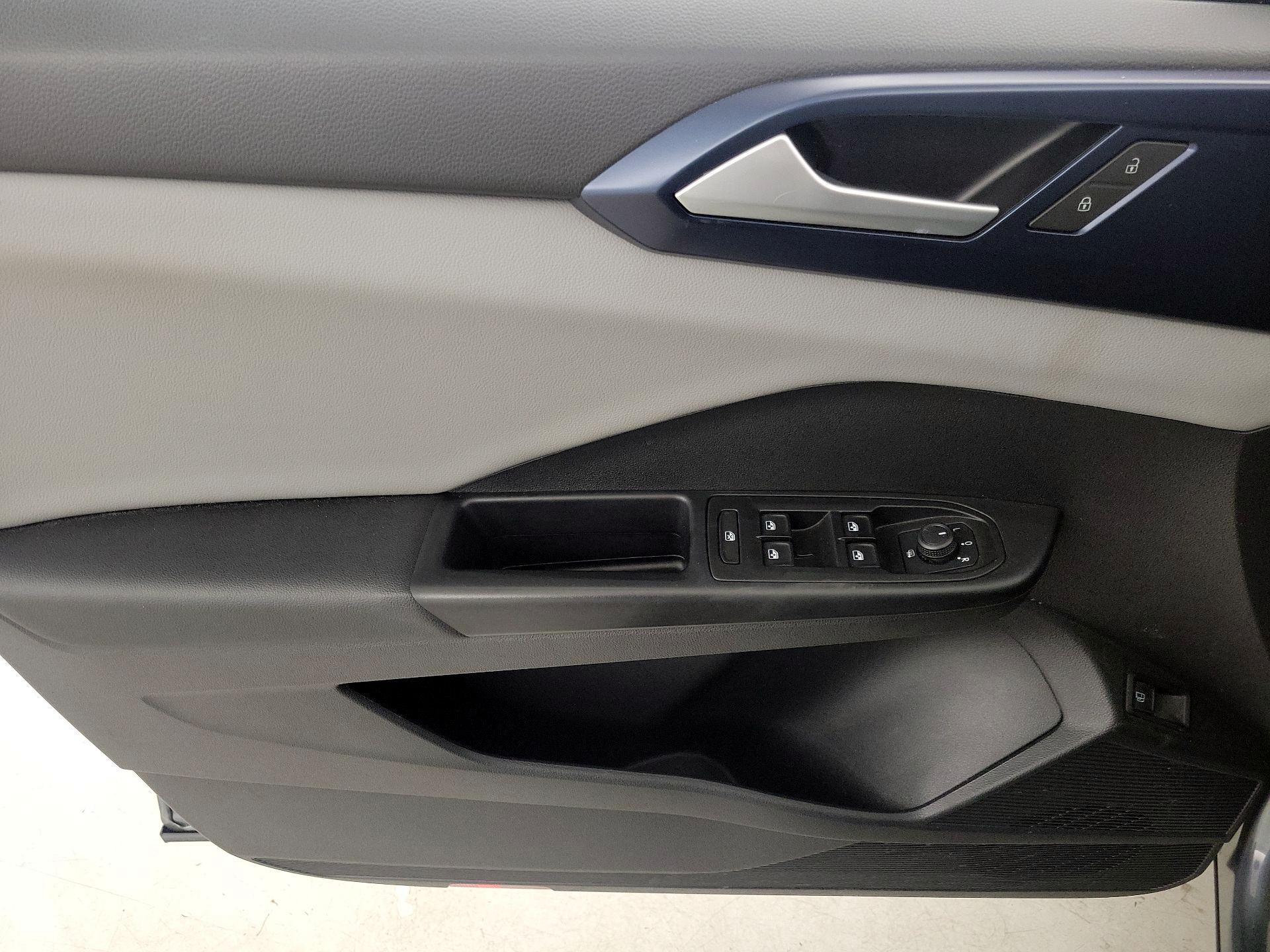 Thumbnail: 2022 Volkswagen Taos - 12