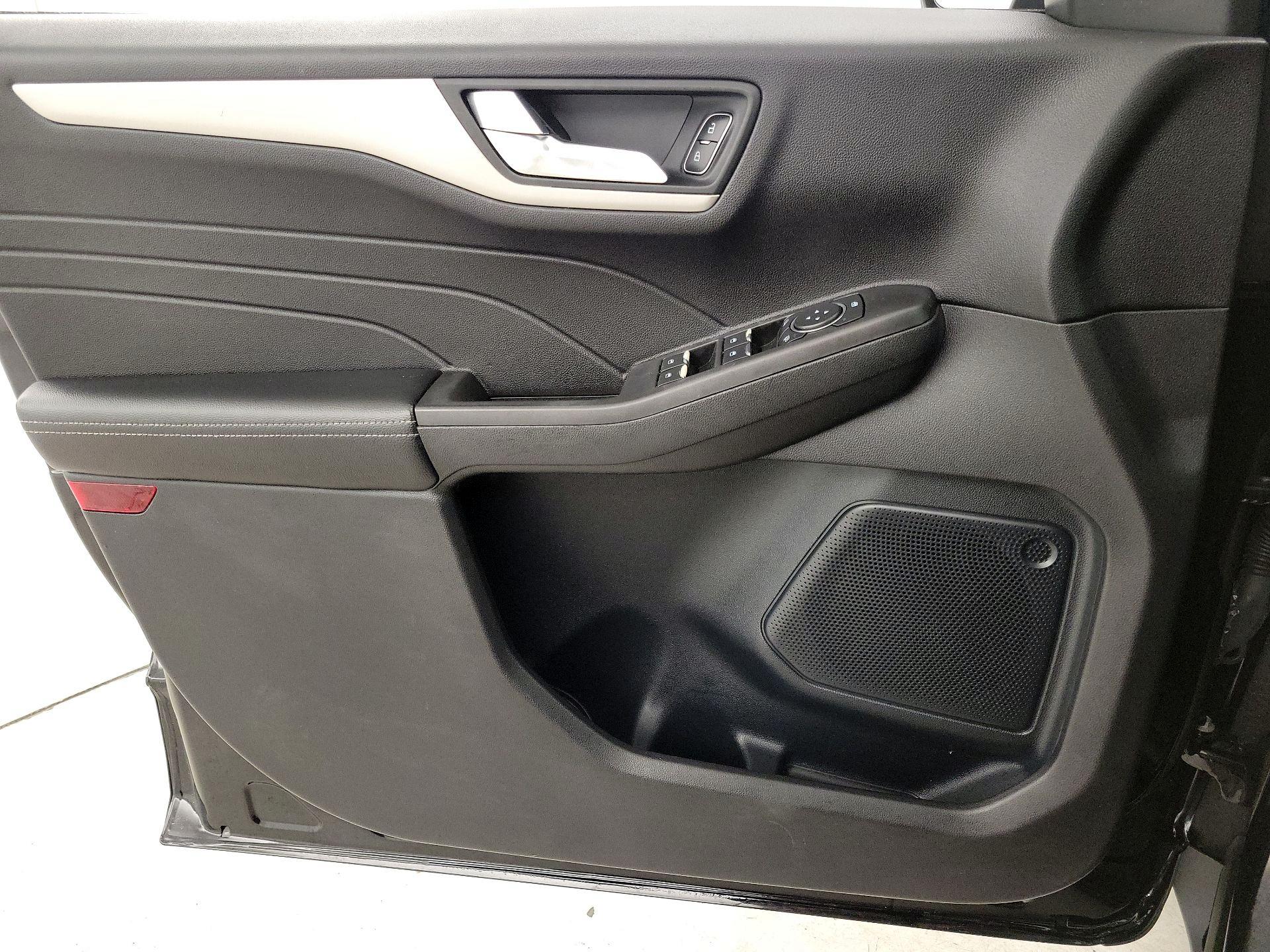 Thumbnail: 2021 Ford Escape - 12