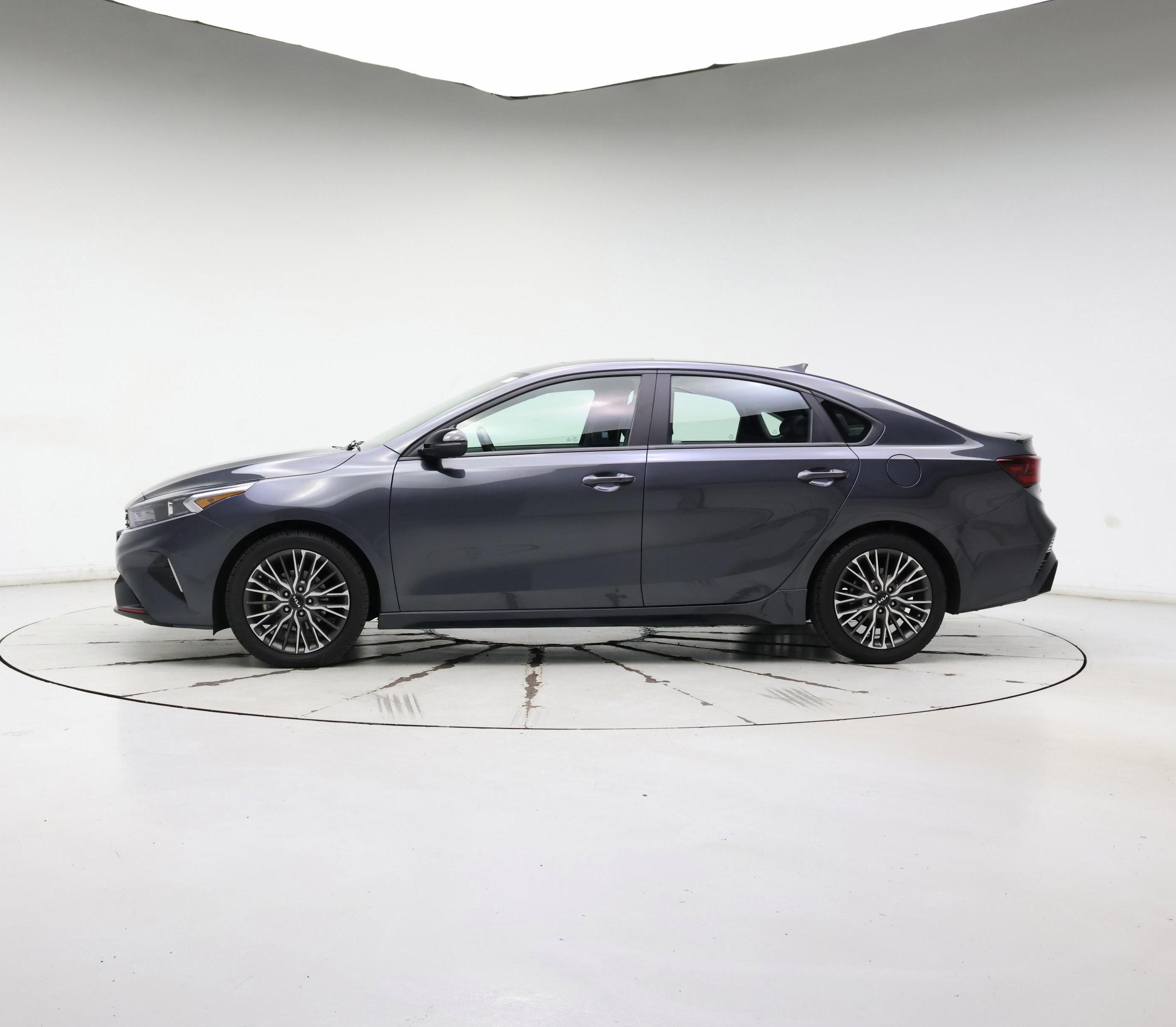 Thumbnail: 2023 Kia Forte - 3