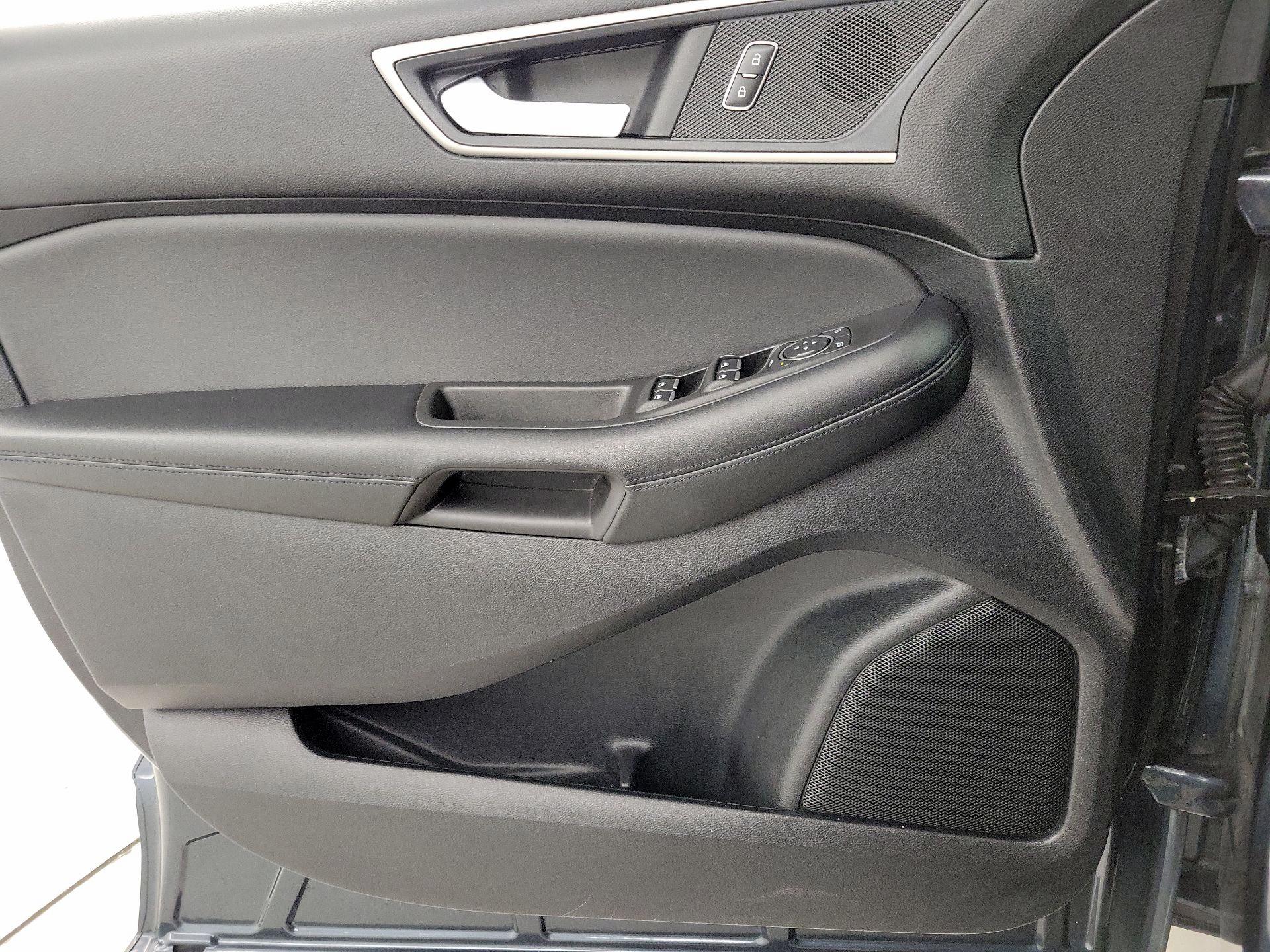 Thumbnail: 2022 Ford Edge - 12