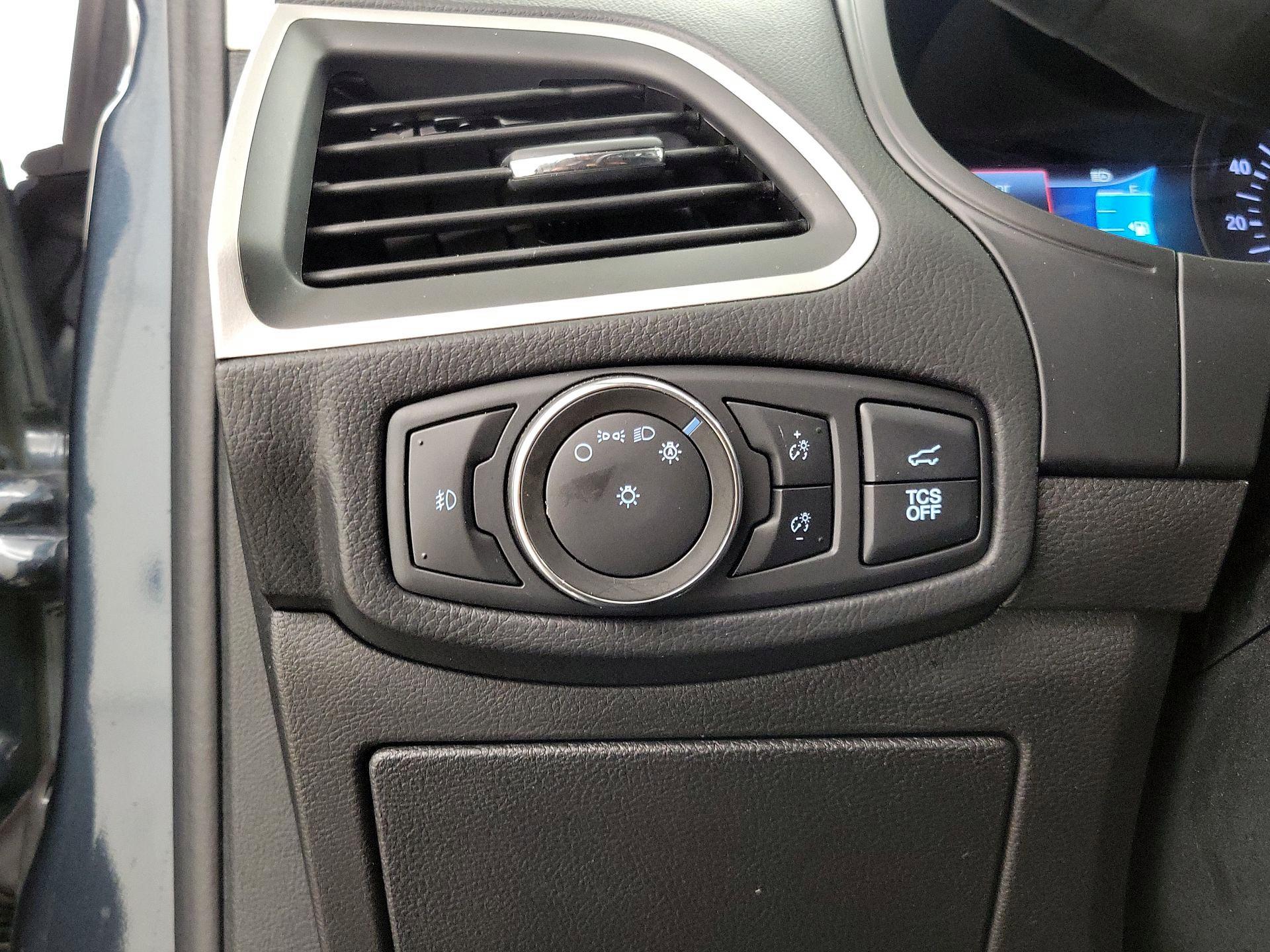 Thumbnail: 2022 Ford Edge - 13