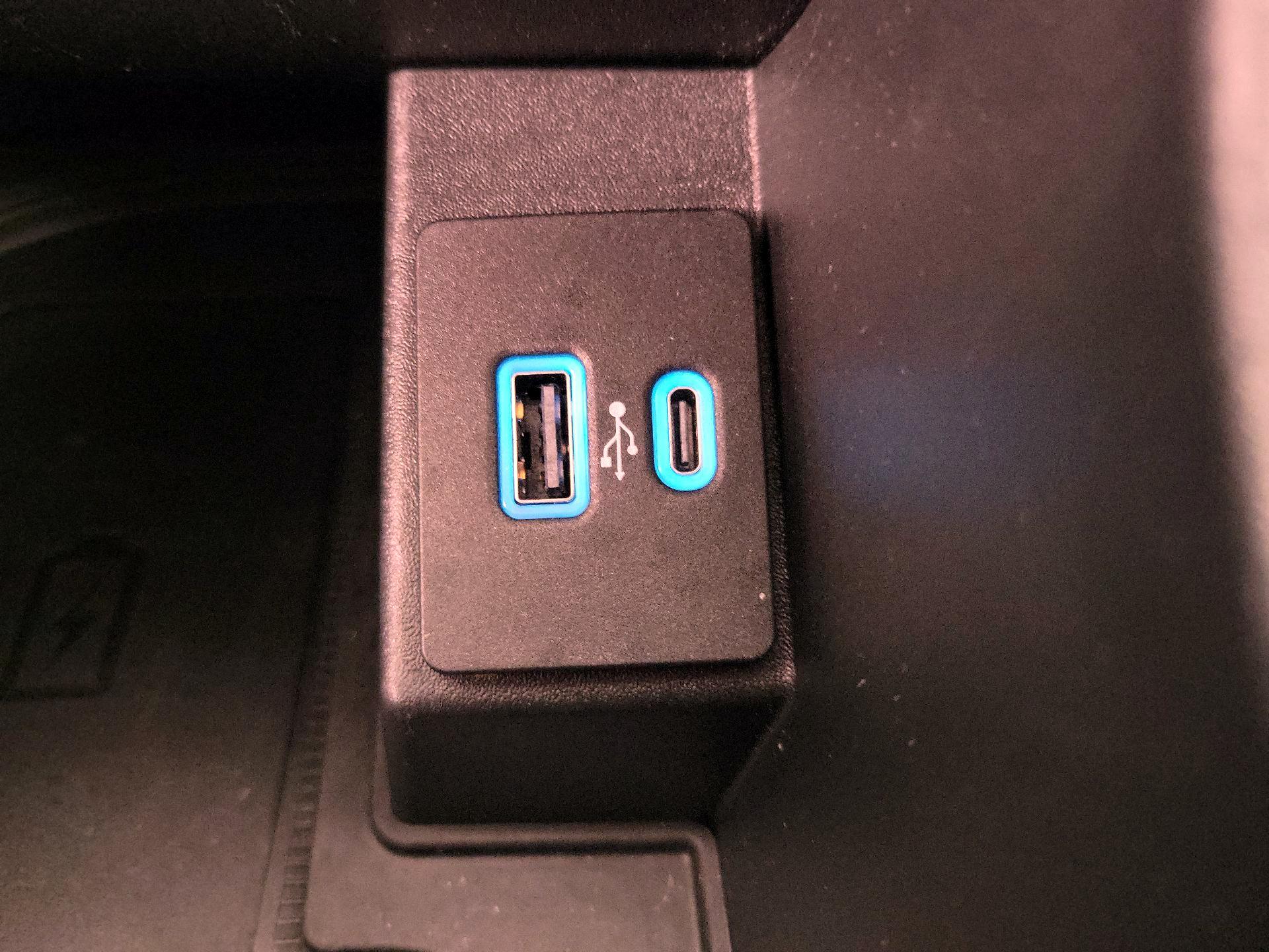 Thumbnail: 2022 Ford Edge - 18