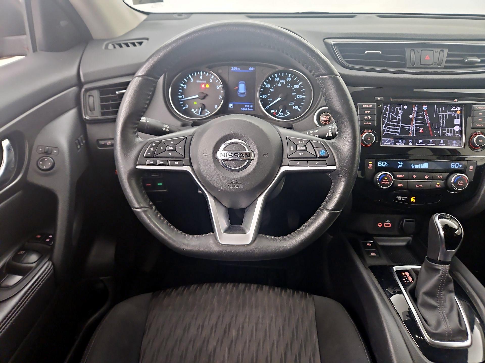 Thumbnail: 2020 Nissan Rogue - 10